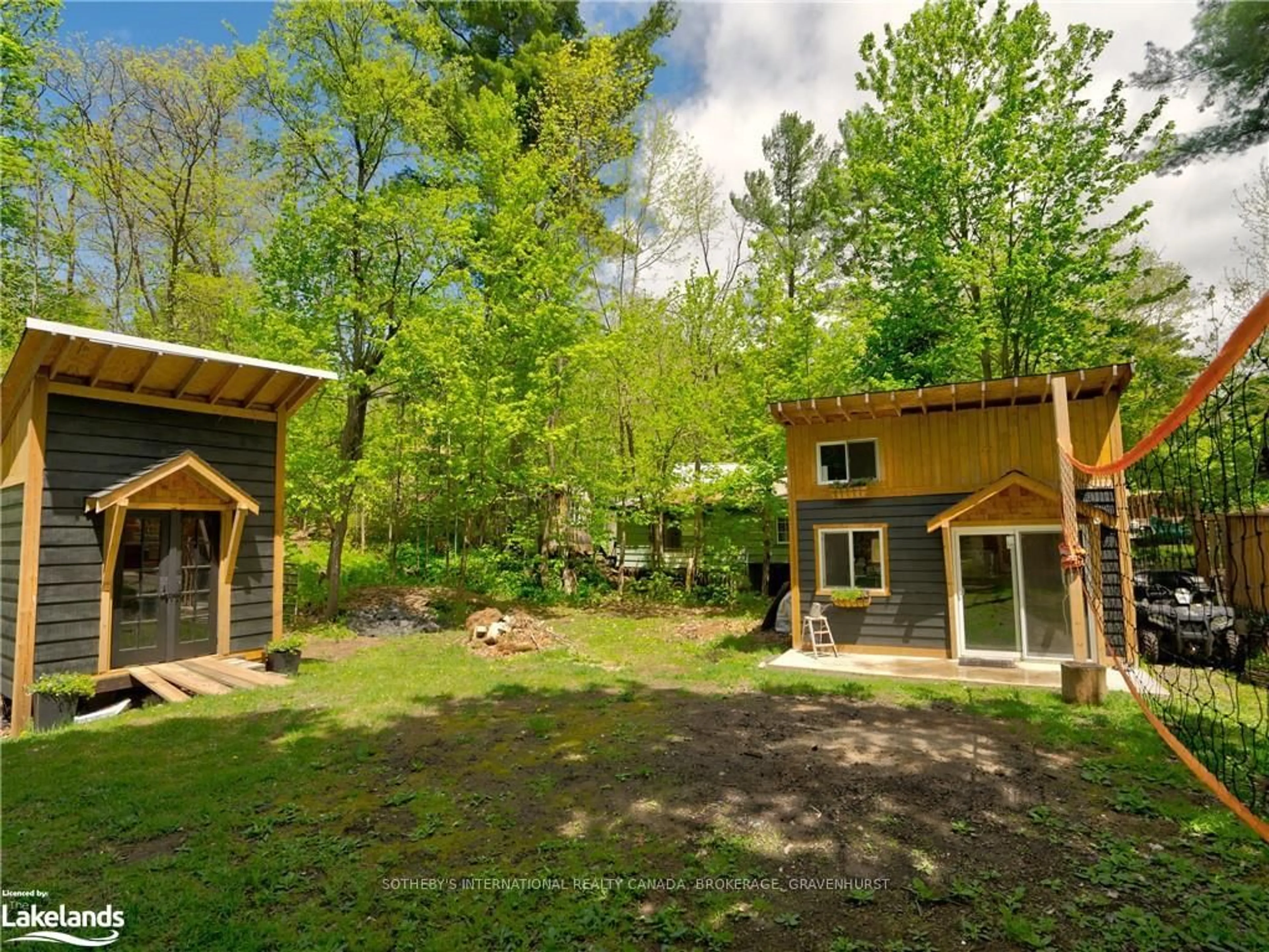 A pic from outside/outdoor area/front of a property/back of a property/a pic from drone, forest/trees view for 1209 NORTH KAHSHE LAKE Rd, Gravenhurst Ontario P0E 1G0