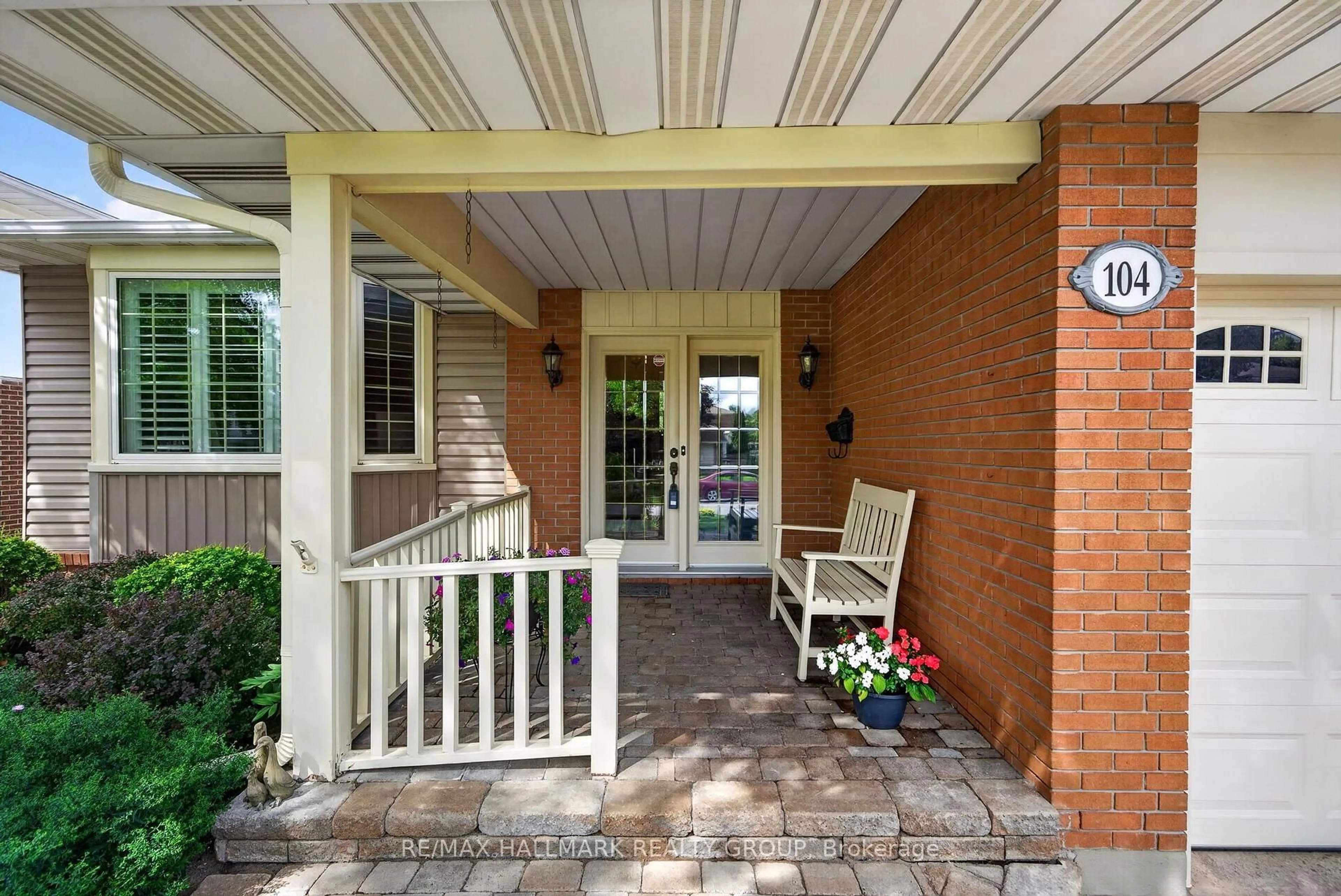 Unknown for 104 Northpark Dr, Ottawa Ontario K1B 4V3