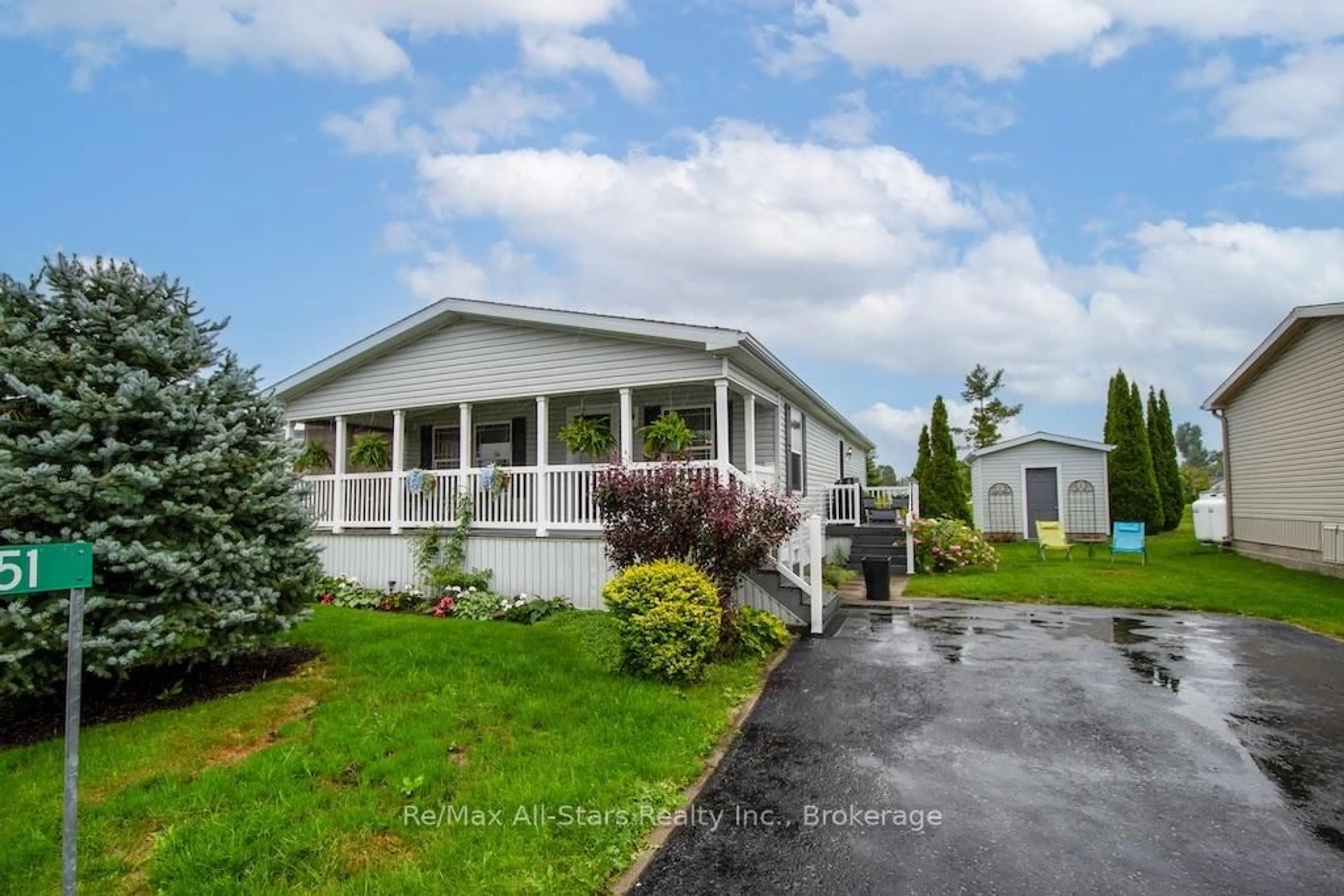 Home with vinyl exterior material, water/lake/river/ocean view for 51 Creekside Circ, Kawartha Lakes Ontario K0M 1L0