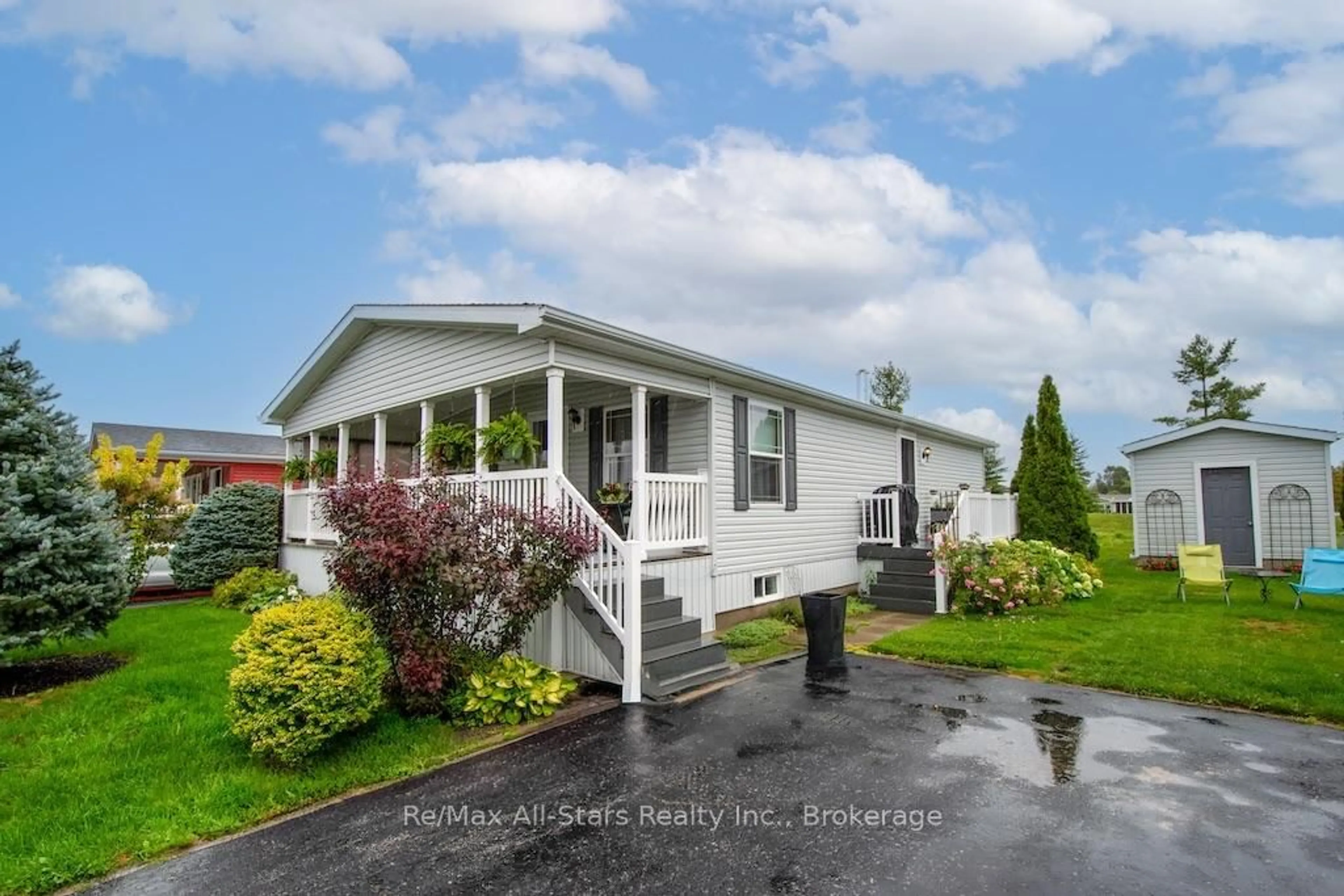 Home with vinyl exterior material, unknown for 51 Creekside Circ, Kawartha Lakes Ontario K0M 1L0