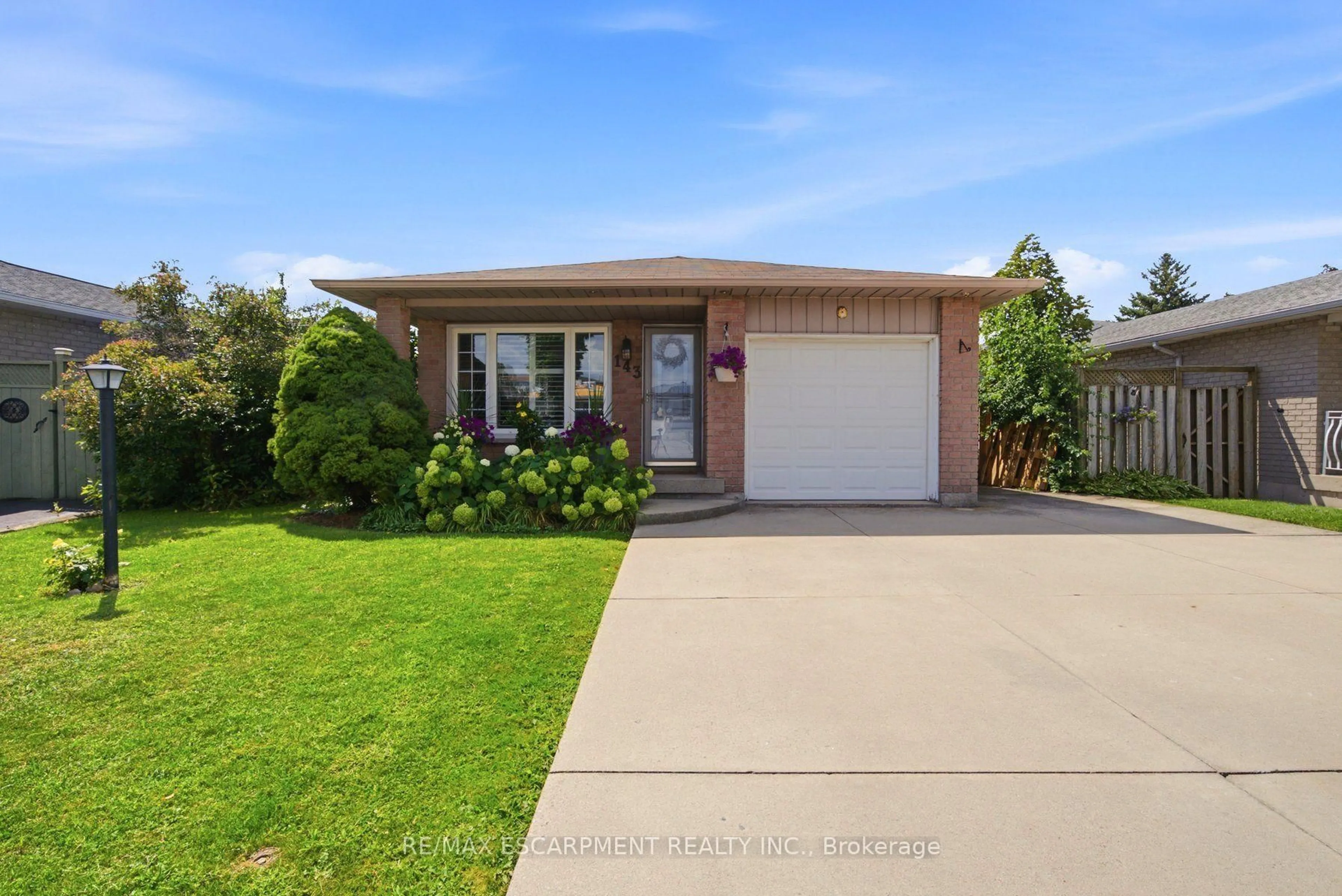 Unknown for 143 Independence Dr, Hamilton Ontario L8W 3H7