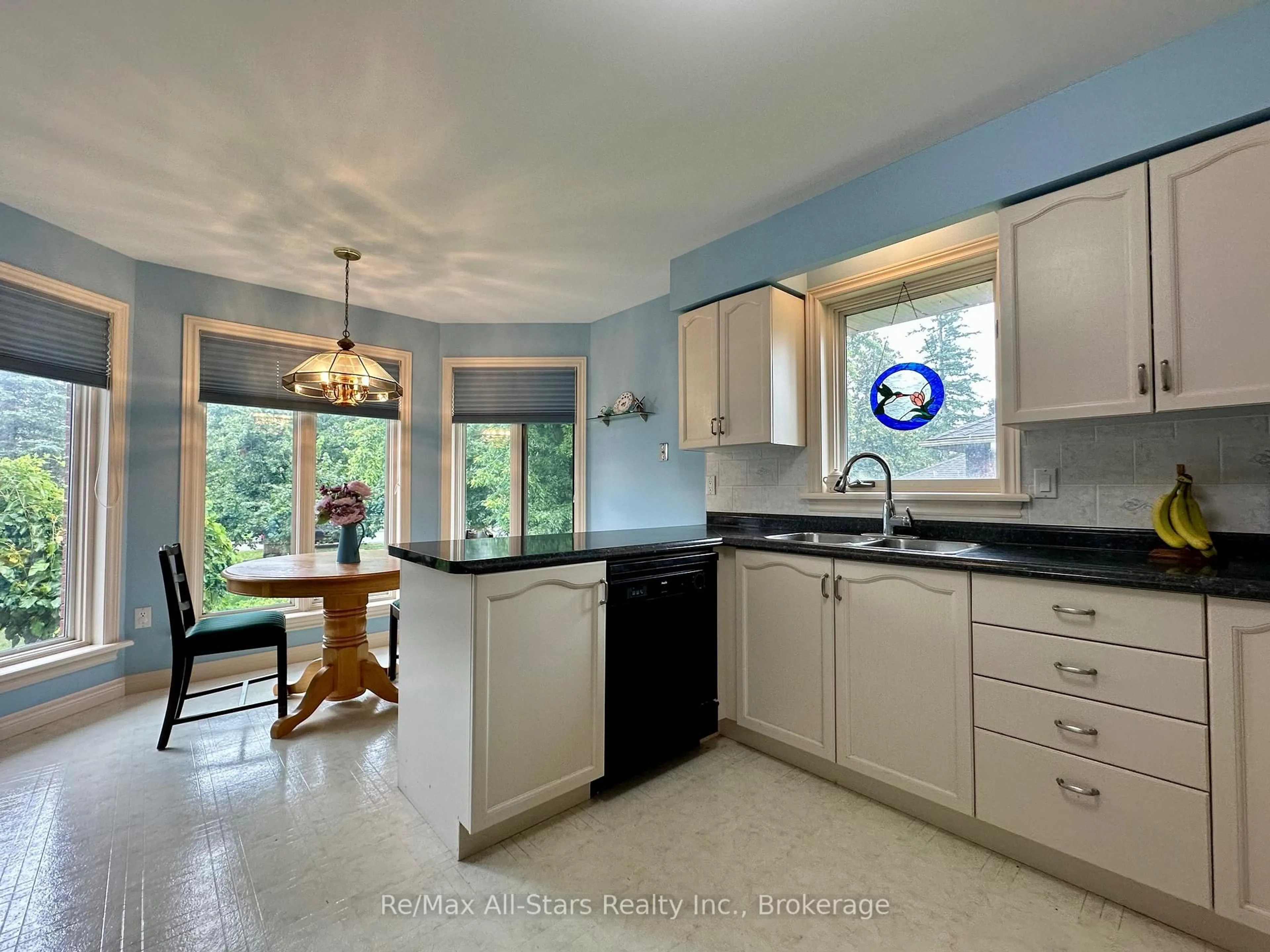 Open concept kitchen, ceramic/tile floor for 3 Governors Dr, Kawartha Lakes Ontario K0M 1A0
