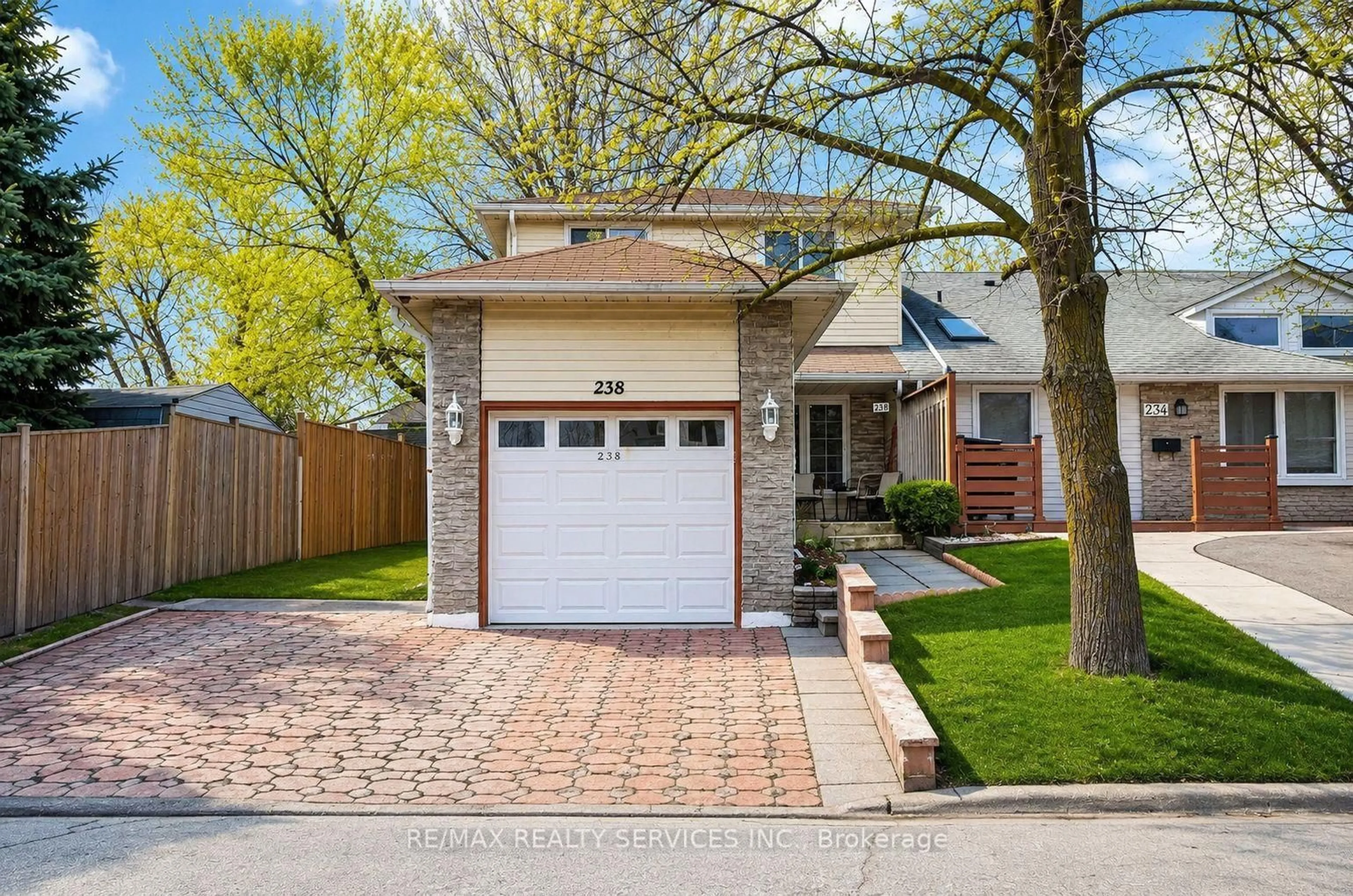 Home with brick exterior material, street for 238 Linden Dr, Cambridge Ontario N3H 4Y2