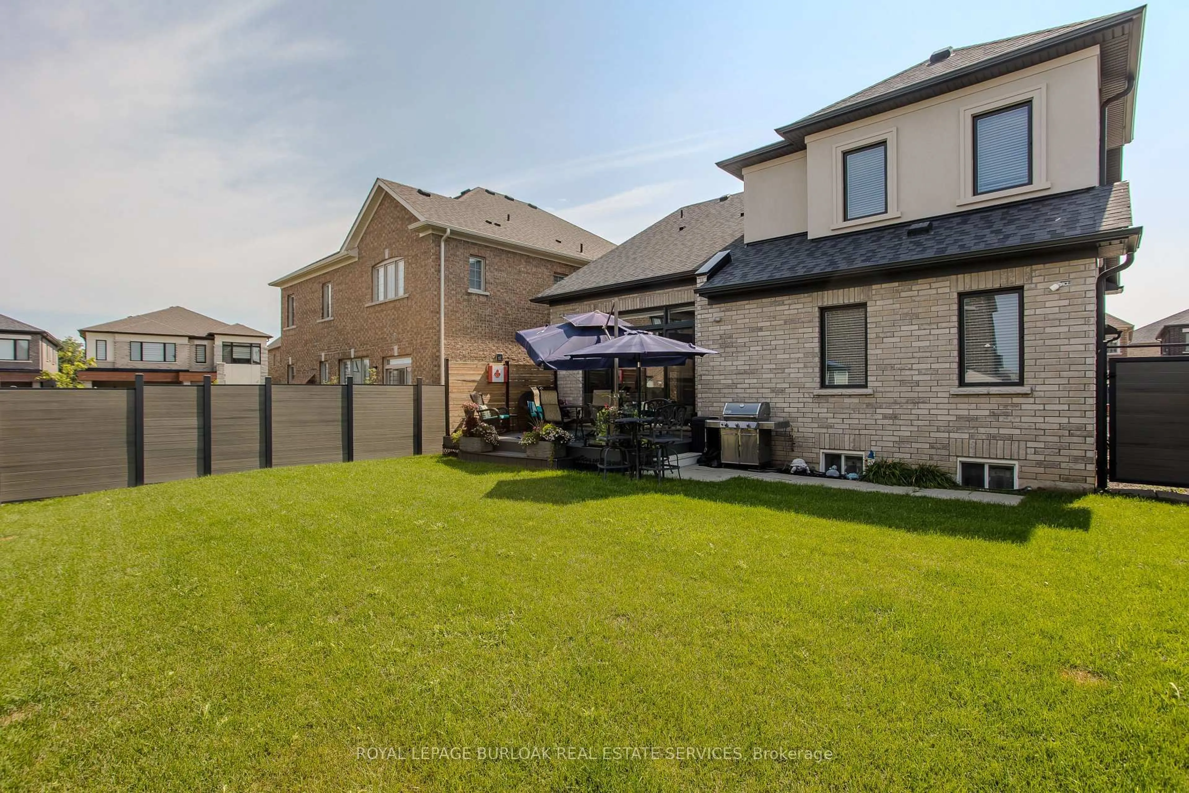 Unknown for 72 Pond View Gate, Hamilton Ontario L8B 2A1