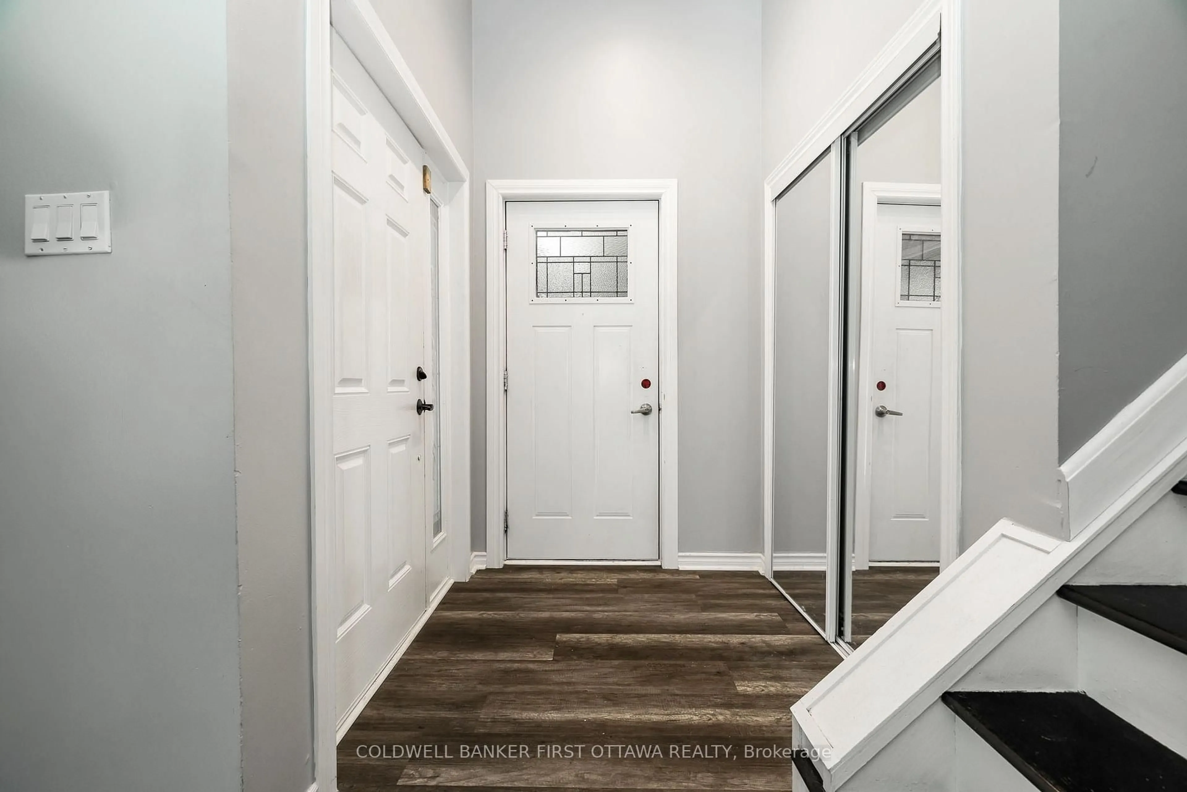 Indoor entryway for 6779 Roger Stevens Dr, Smiths Falls Ontario K7A 4S6