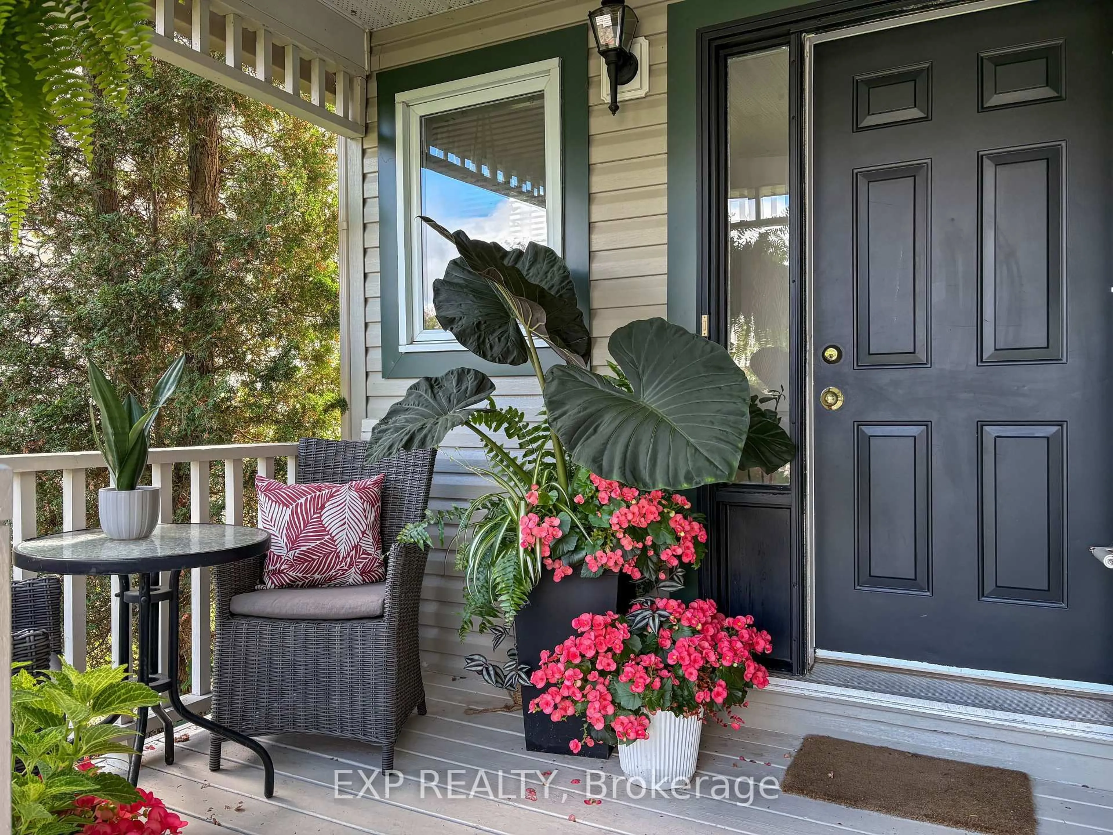 Indoor entryway for 16 Crampton Dr, Carleton Place Ontario K7C 4P7