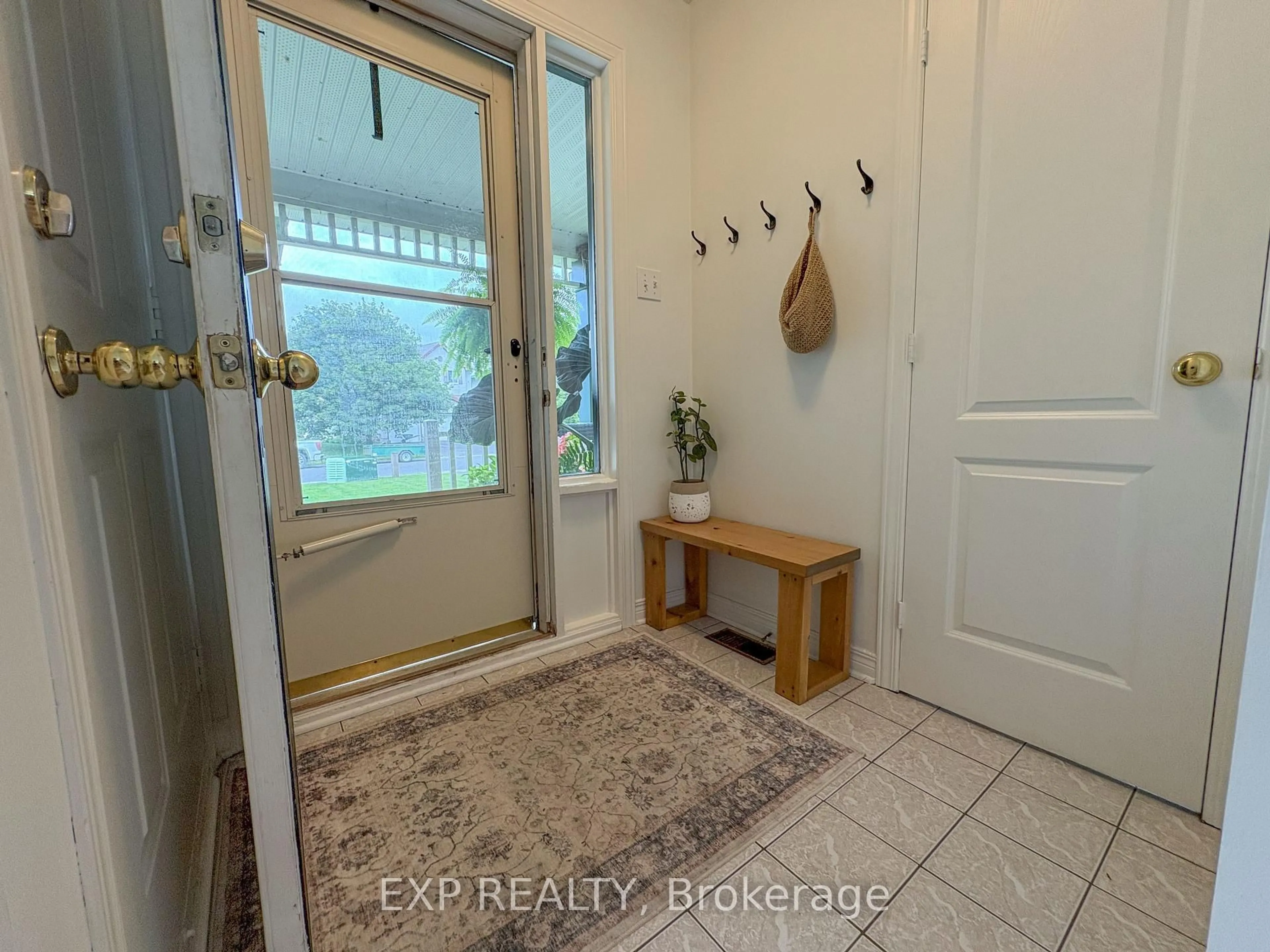 Indoor entryway for 16 Crampton Dr, Carleton Place Ontario K7C 4P7