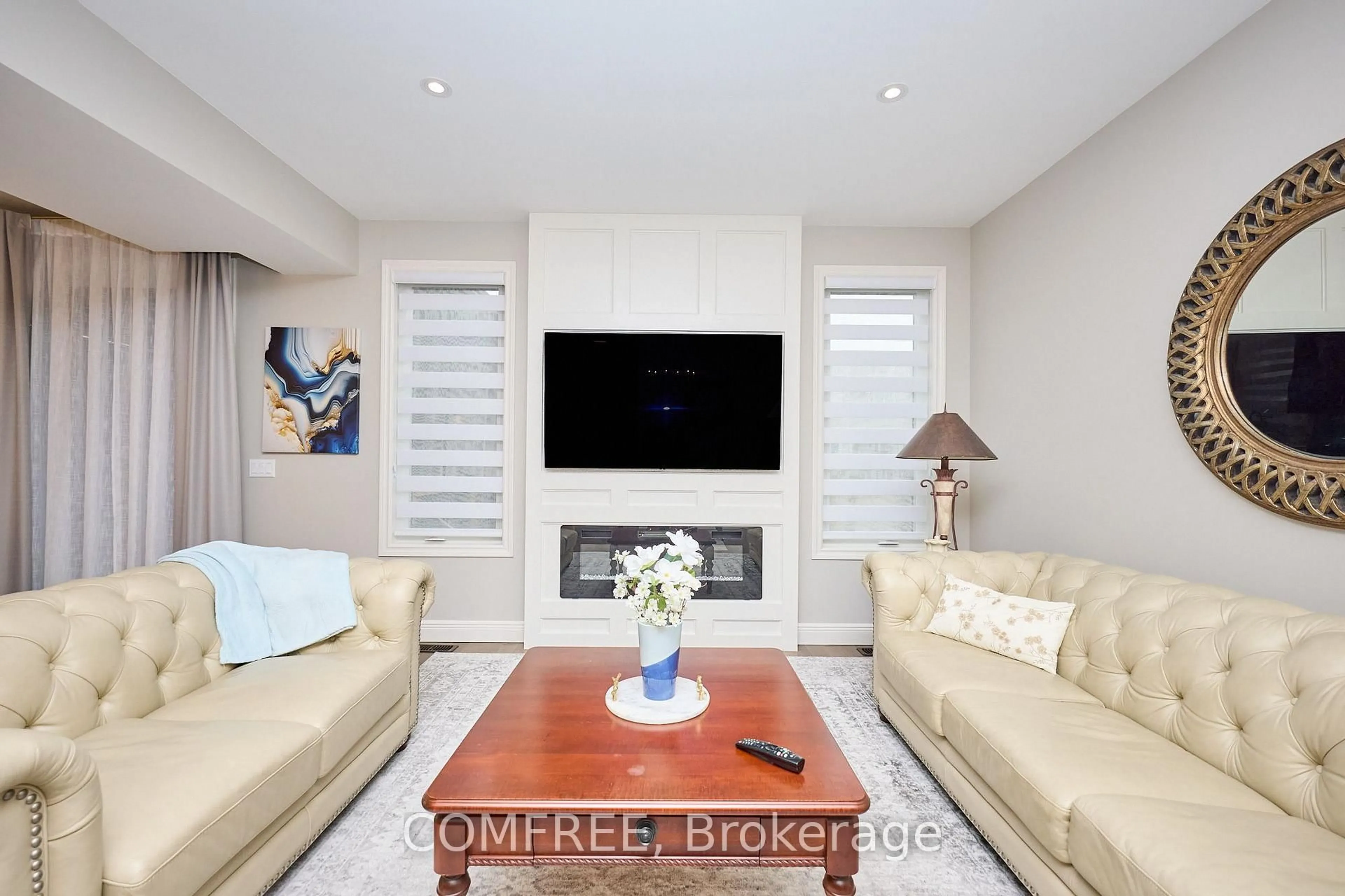 Living room with furniture, unknown for 8880 Angie Dr, Niagara Falls Ontario L2H 3W8