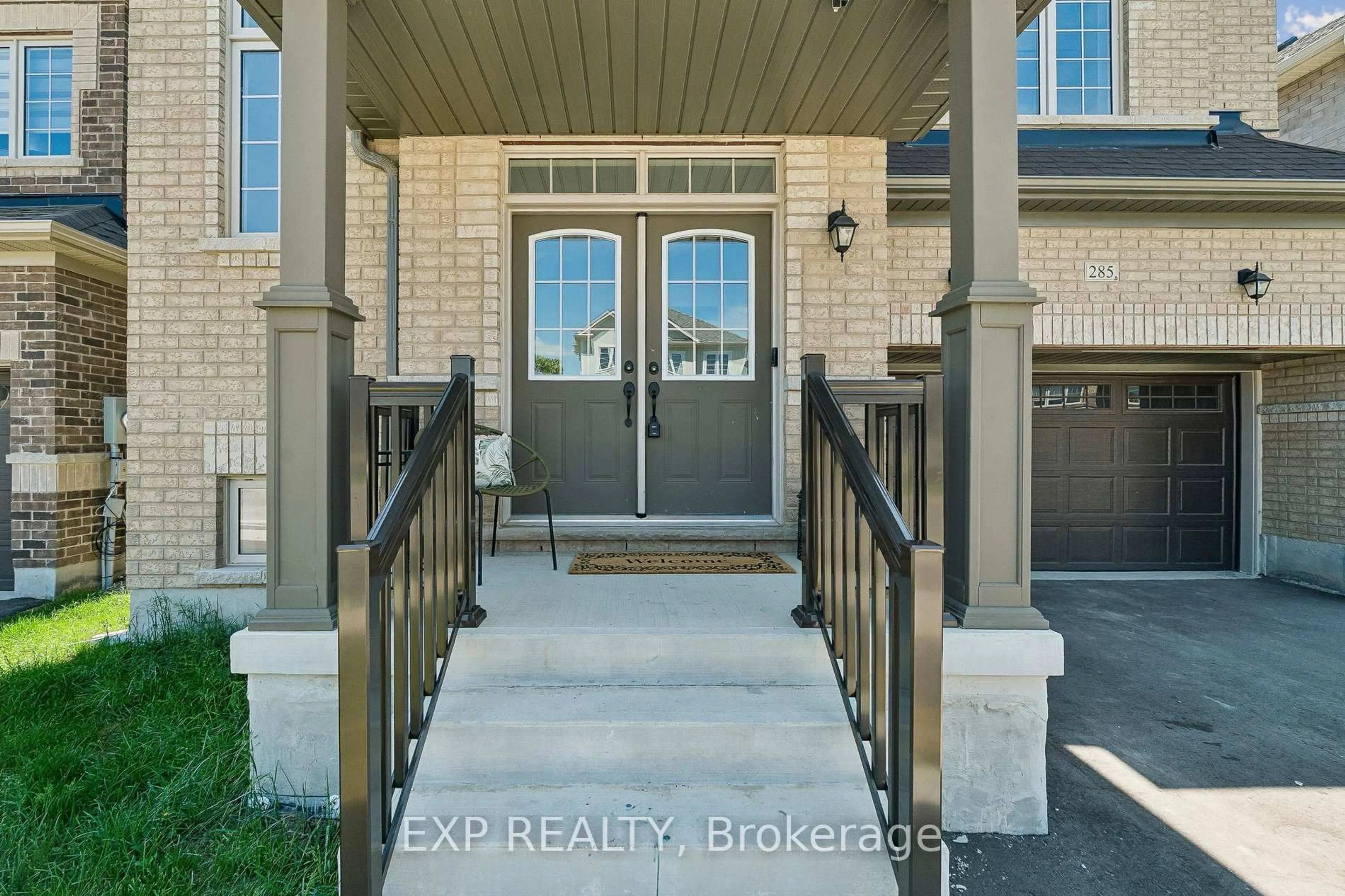 Indoor entryway for 285 Chippewa Ave, Shelburne Ontario L9V 3Y2