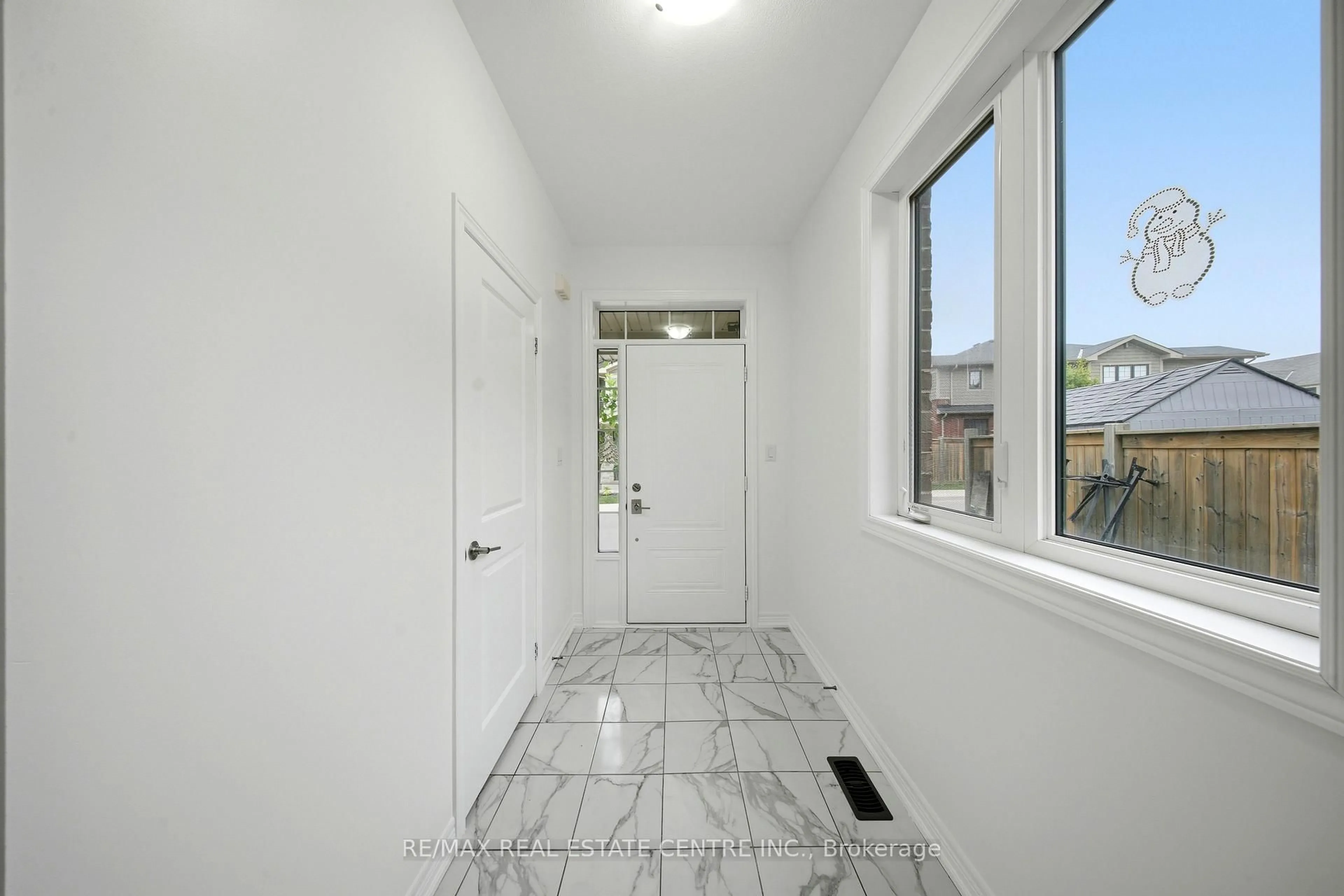 Indoor entryway for 1890 Rymal Rd #167, Hamilton Ontario L0R 1P0