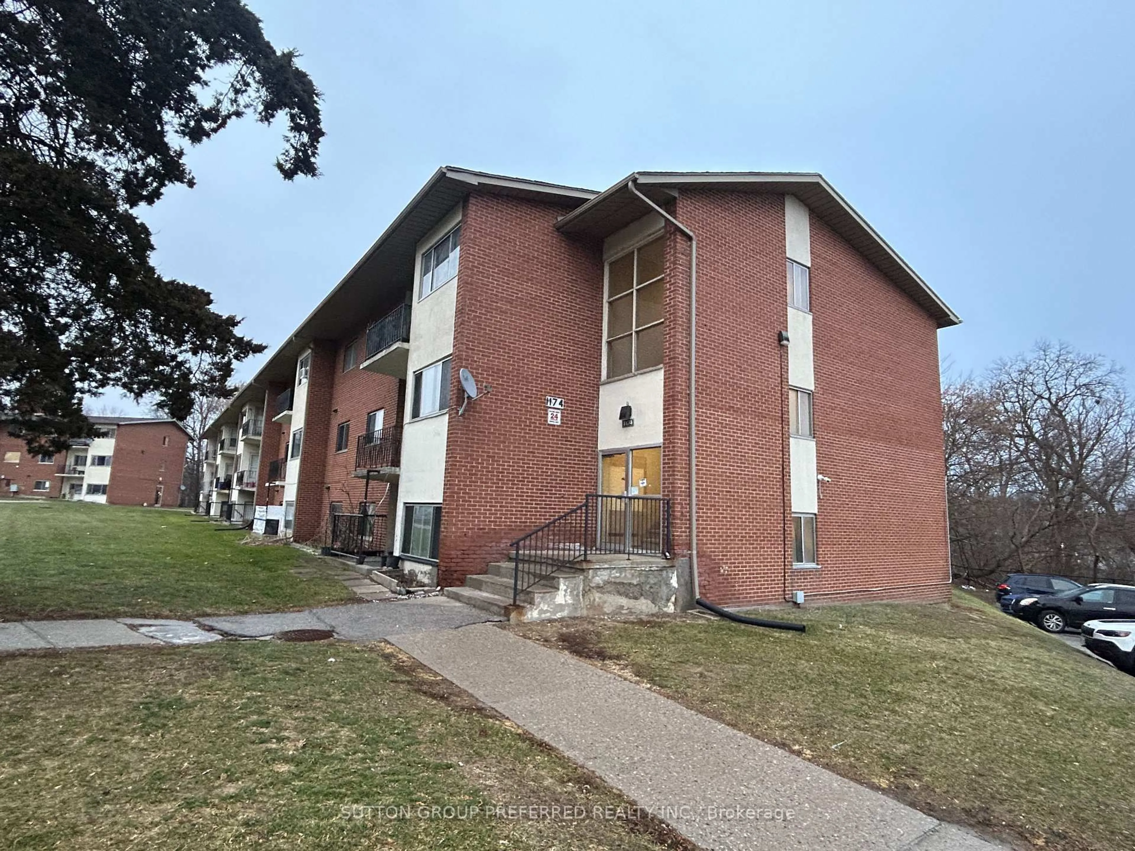 Unknown for 1174 Hamilton Rd #202, London East Ontario N5W 1A9