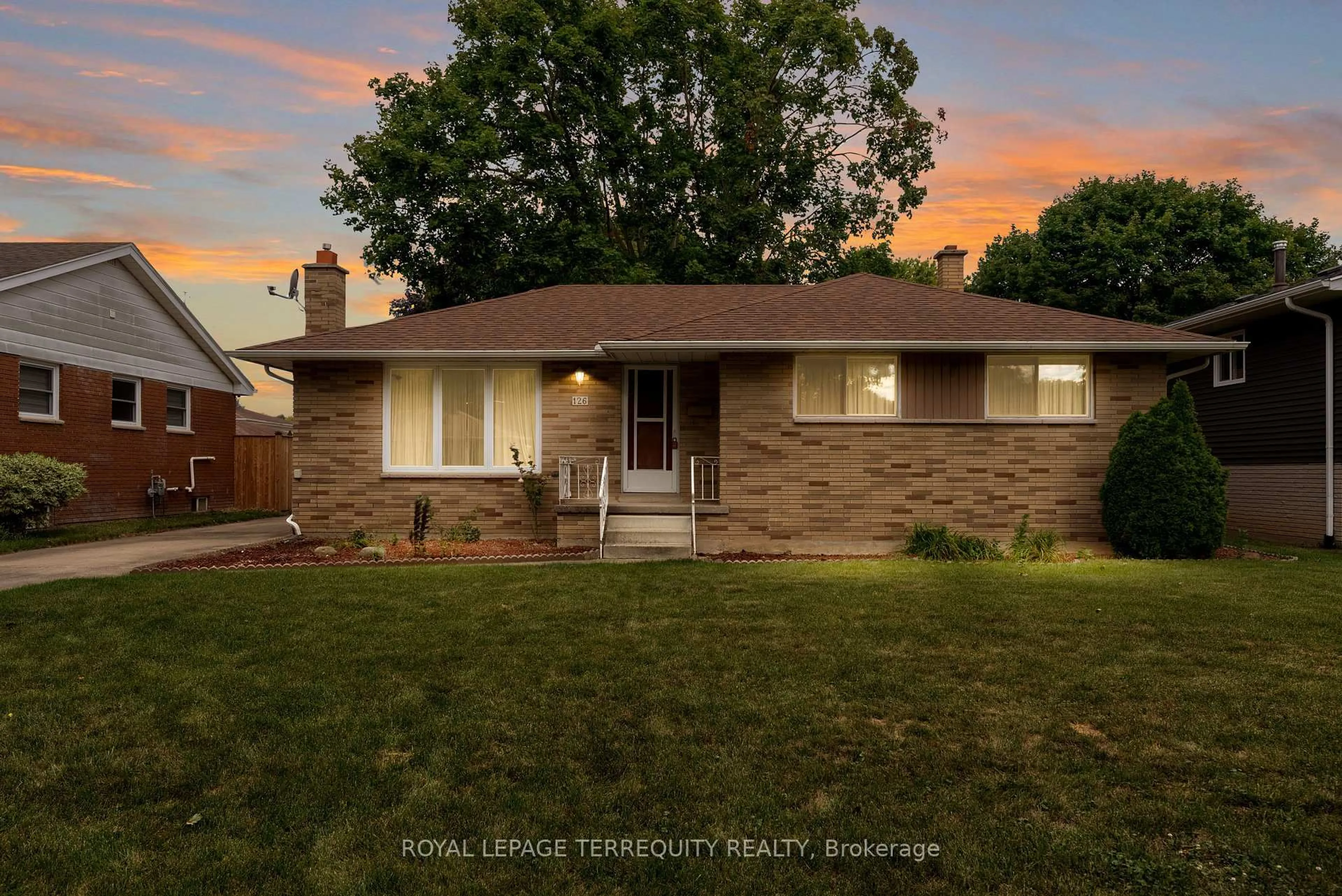 Home with brick exterior material, street for 126 Partridge Cres, Chatham-Kent Ontario N7L 1E9