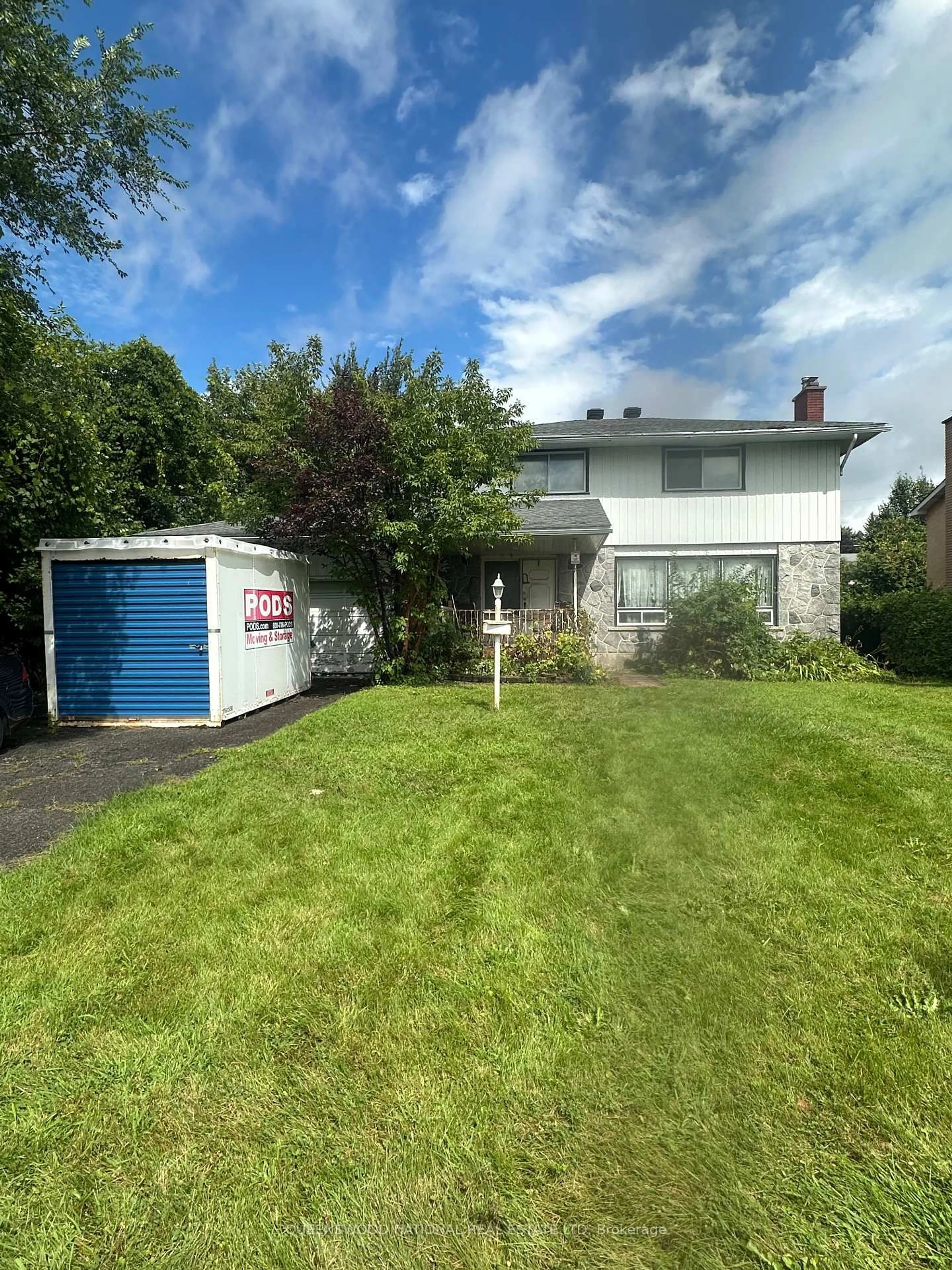 A pic from outside/outdoor area/front of a property/back of a property/a pic from drone, street for 7 Burgess Ave, Ottawa Ontario K2B 7W8