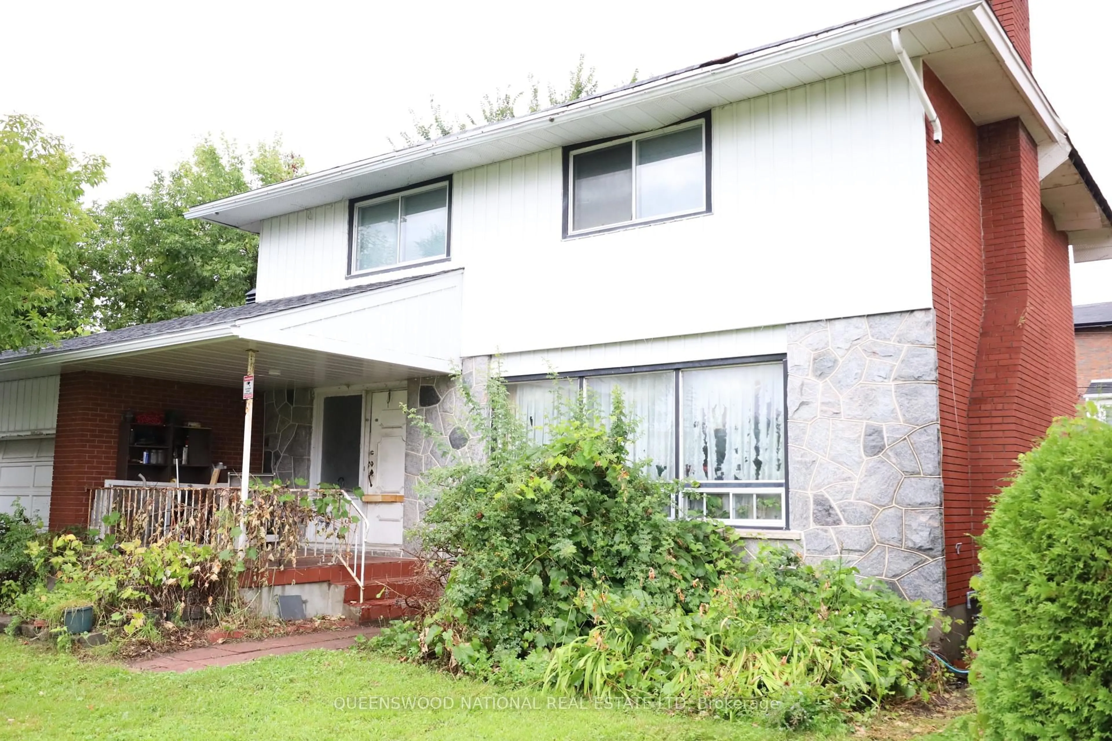 Home with vinyl exterior material, unknown for 7 Burgess Ave, Ottawa Ontario K2B 7W8