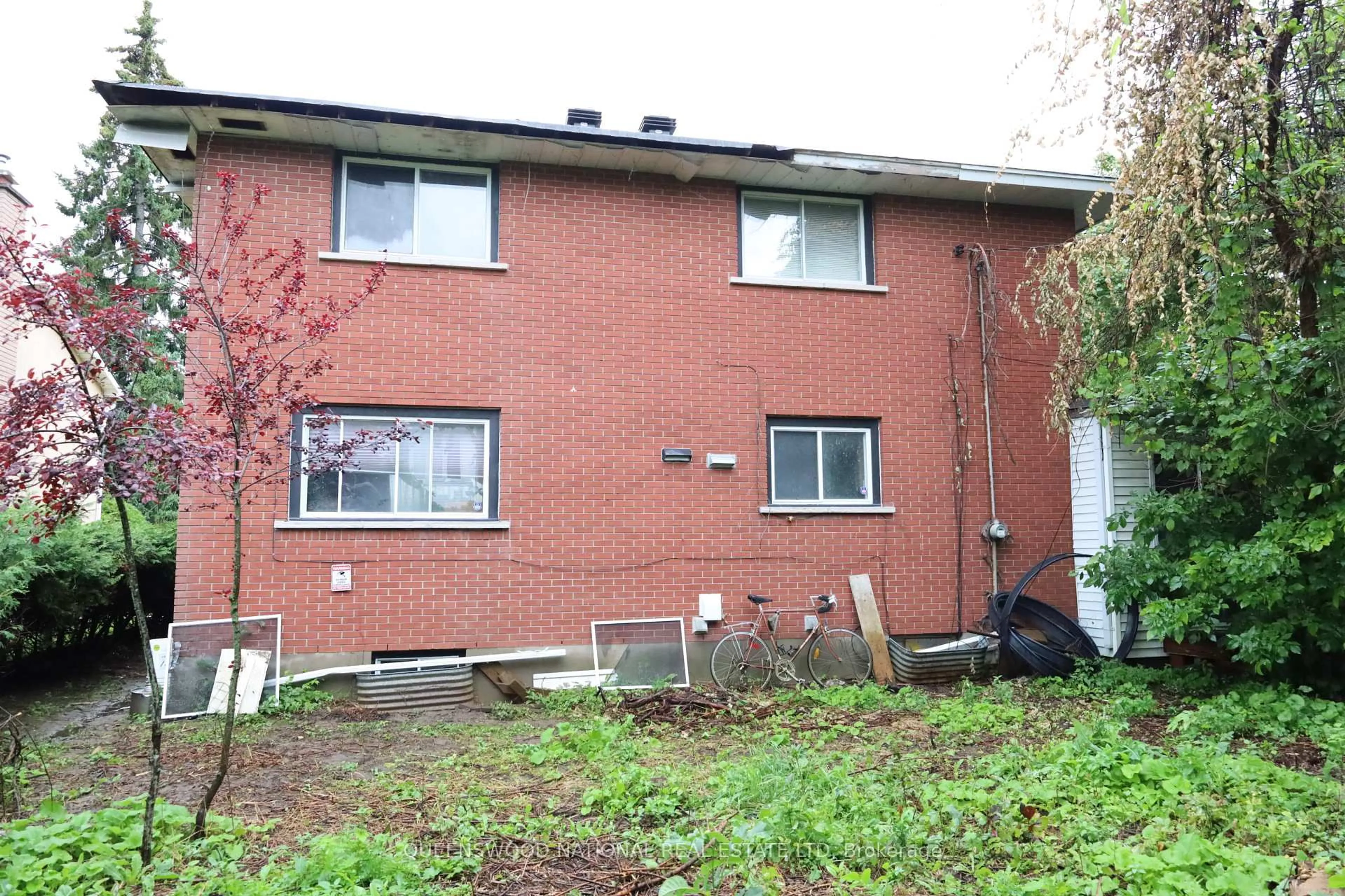 Patio, street for 7 Burgess Ave, Ottawa Ontario K2B 7W8