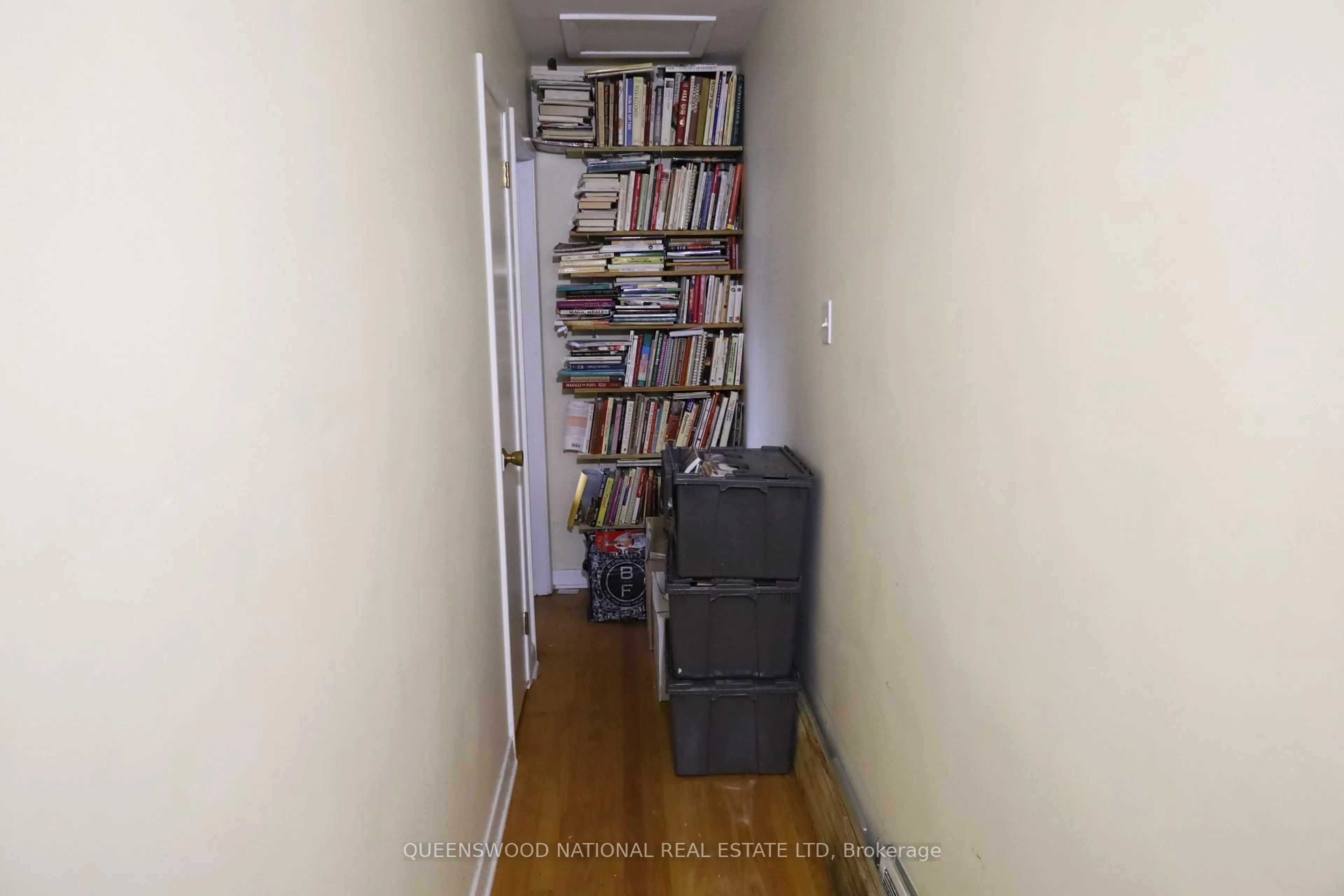 A pic of a room for 7 Burgess Ave, Ottawa Ontario K2B 7W8