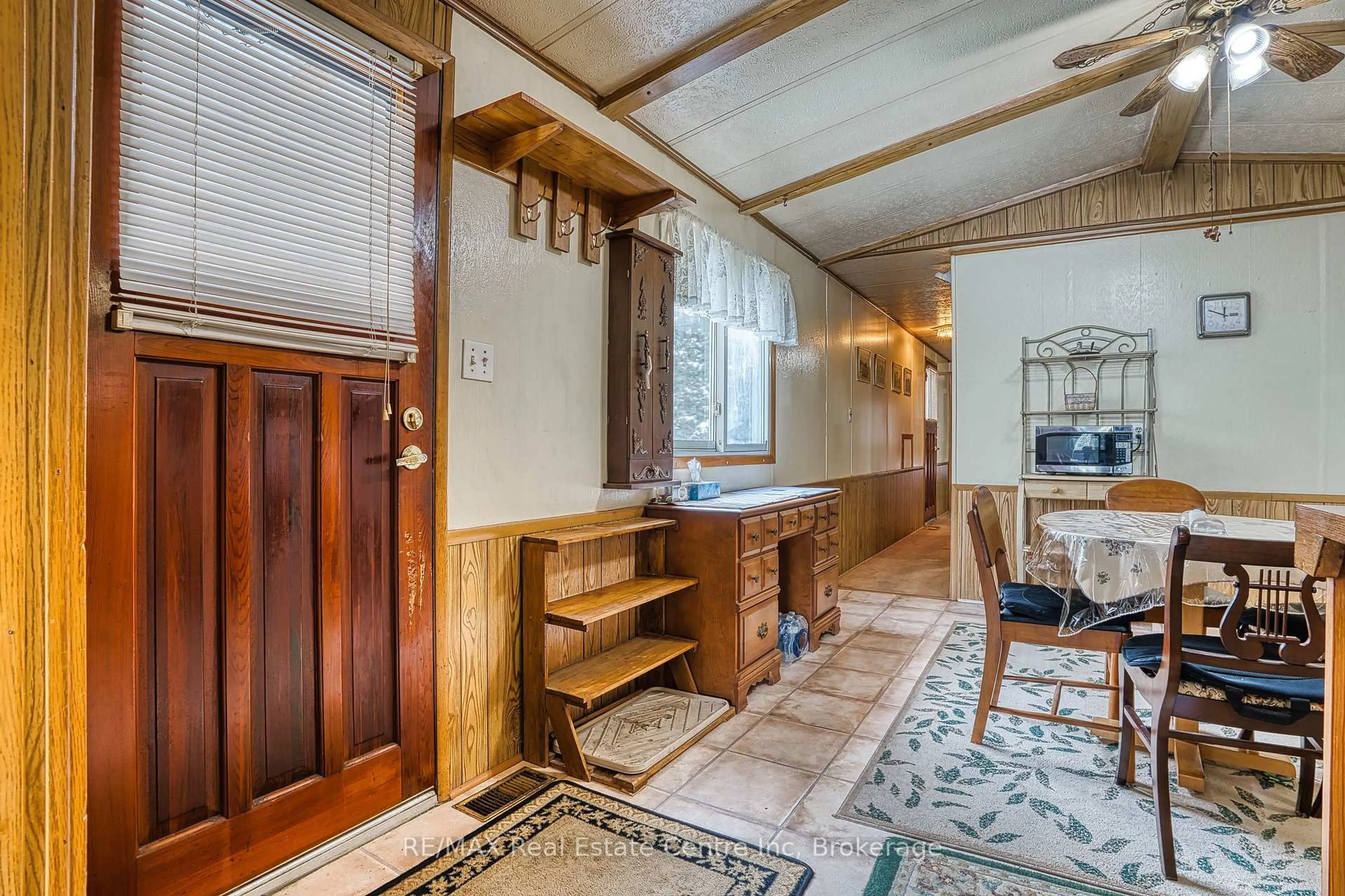 Indoor foyer for 54 First Ave, Wellington North Ontario N0G 1A0