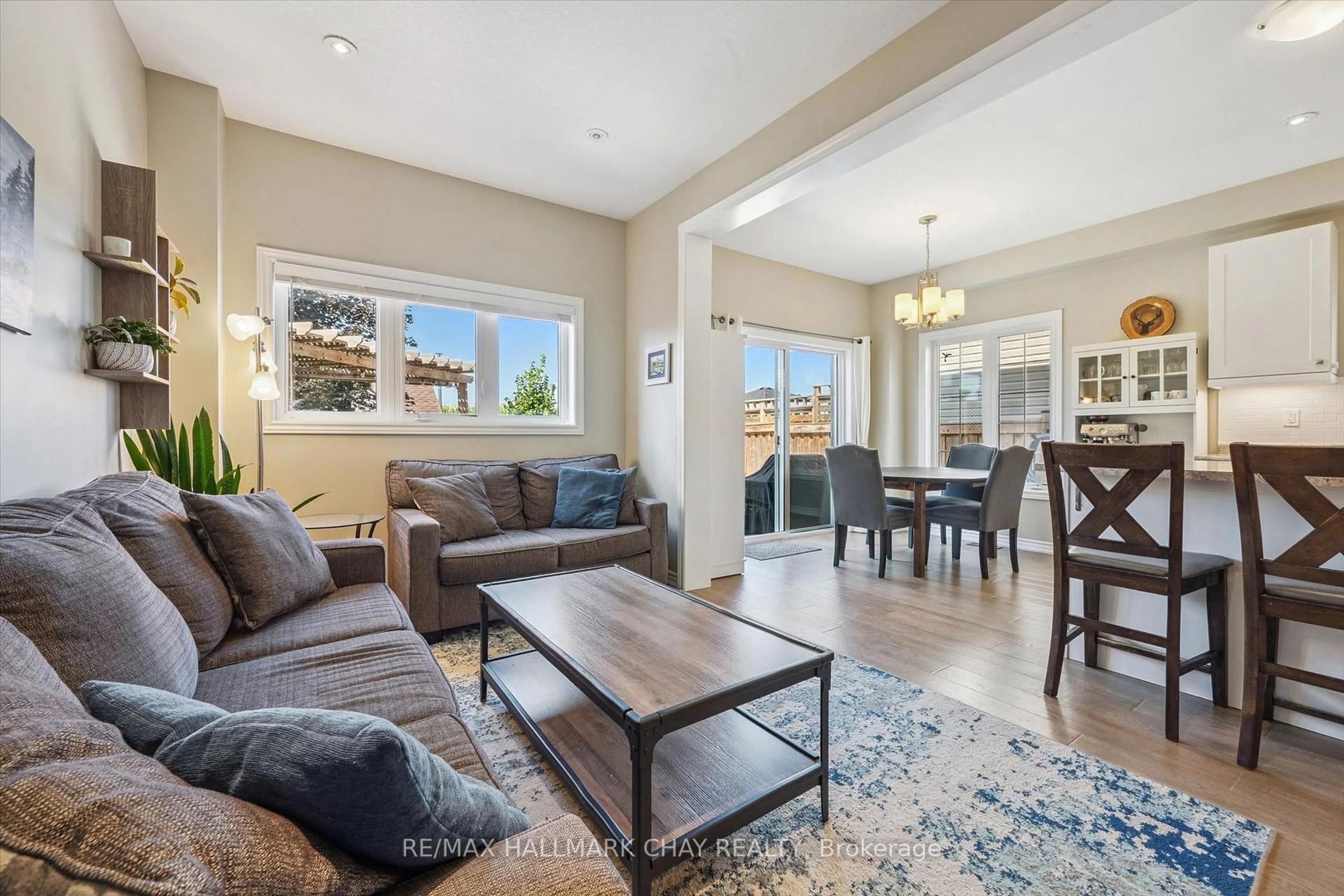 Living room with furniture, unknown for 109 Courtney St, Centre Wellington Ontario N1M 0E3
