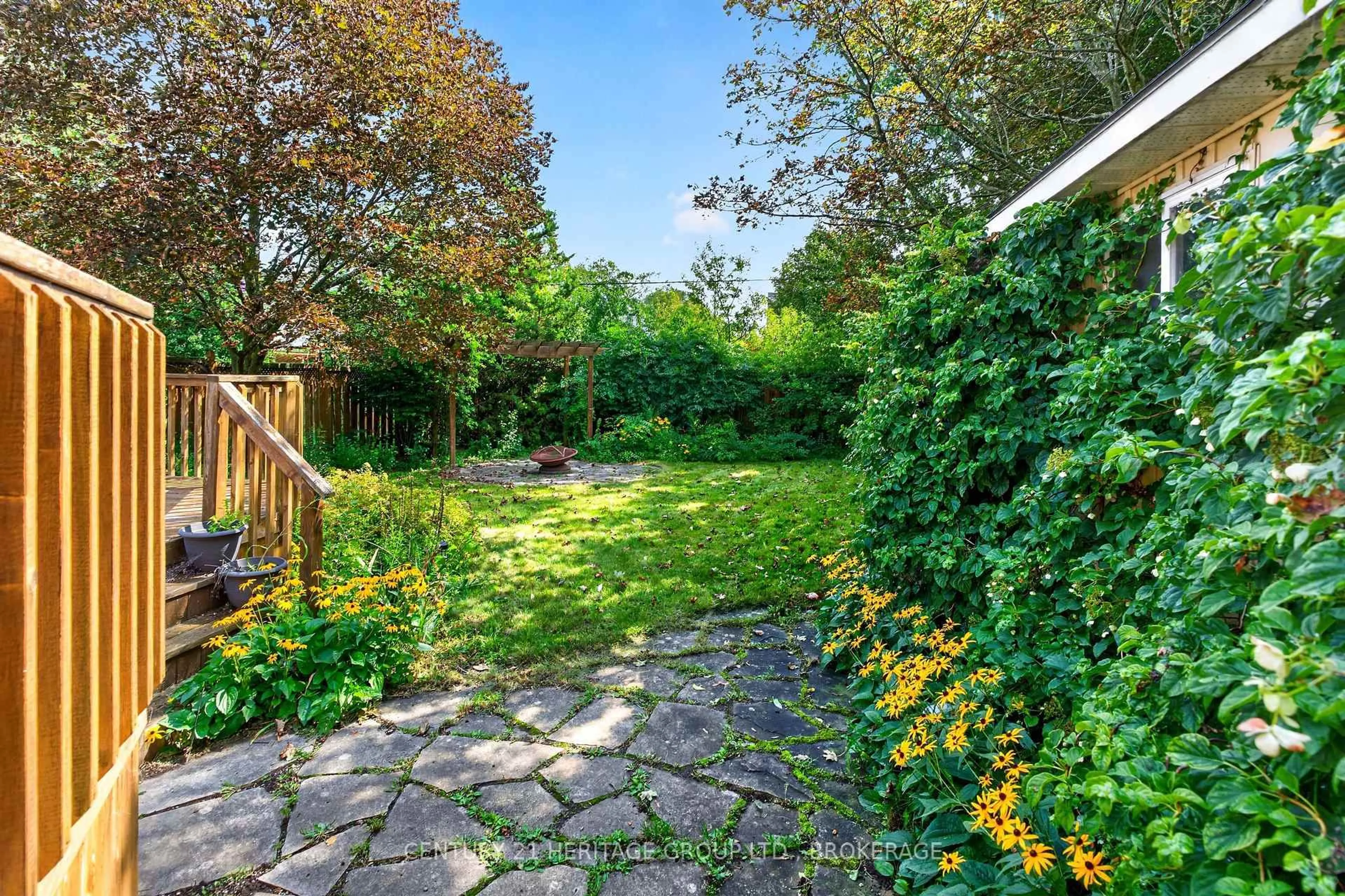 Patio, street for 189 Westdale Ave, Kingston Ontario K7L 4S4
