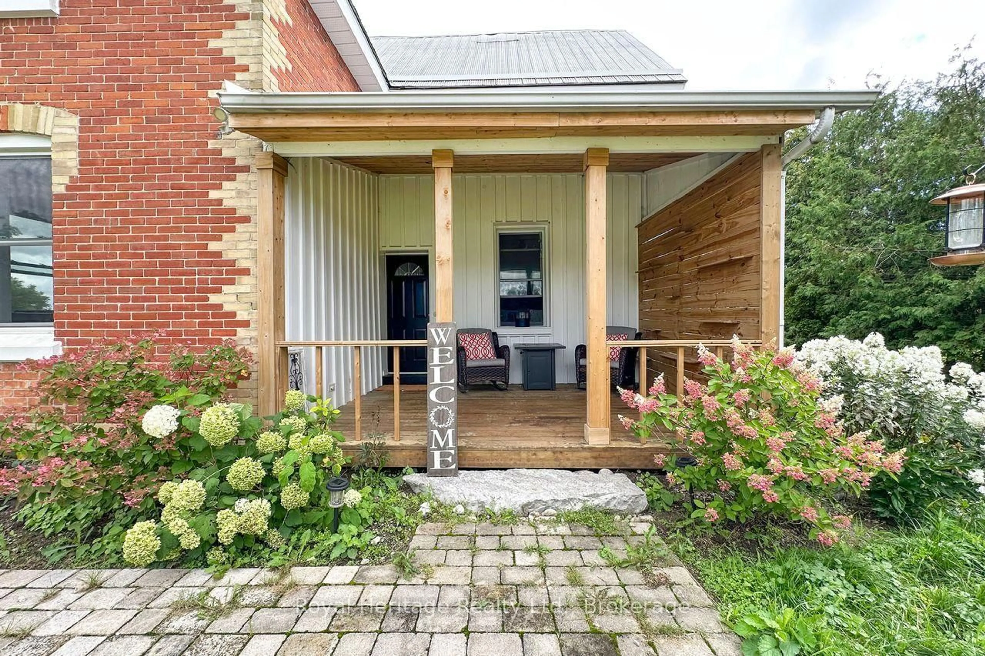 Unknown for 49 King St, Kawartha Lakes Ontario K0M 2T0