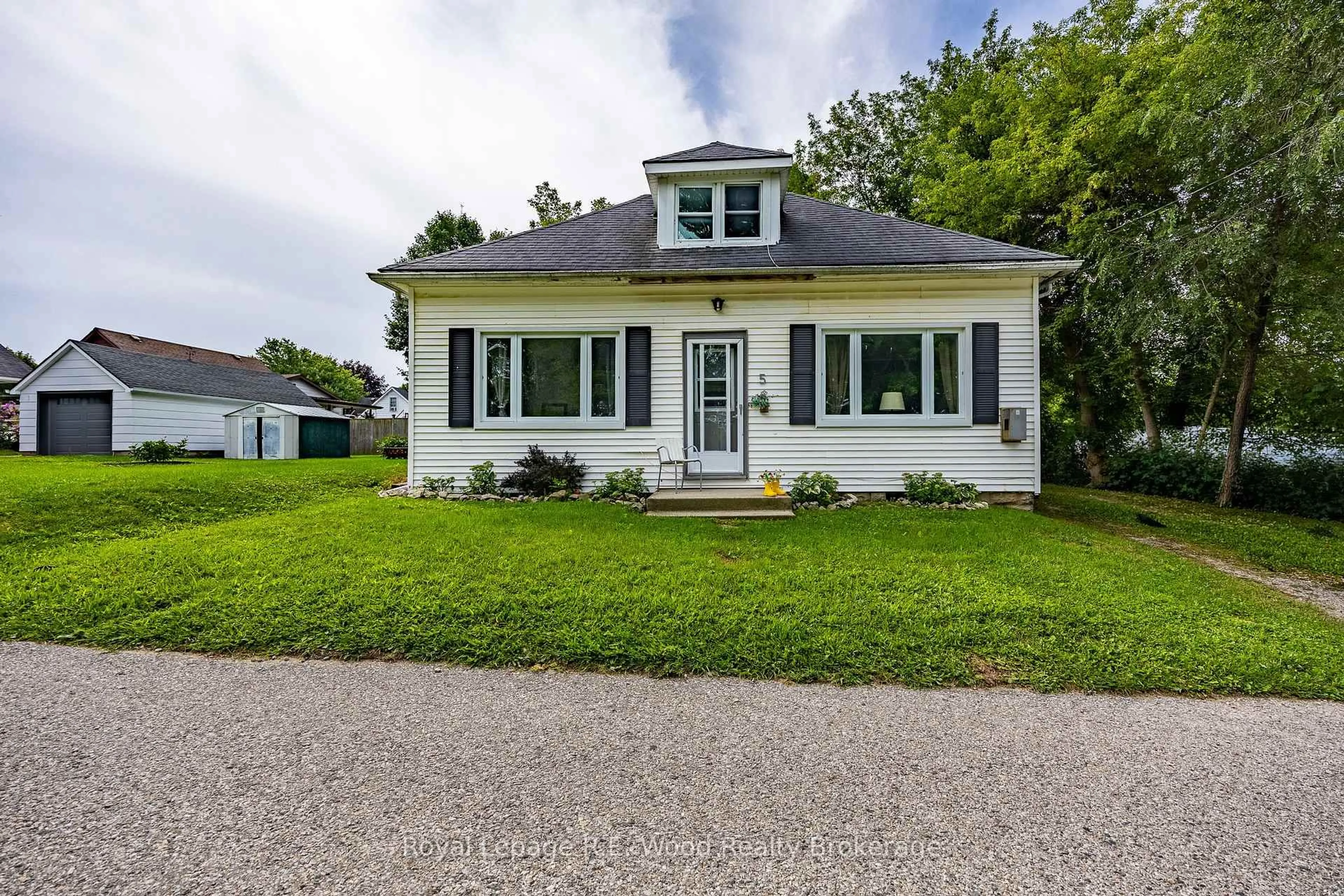 Home with vinyl exterior material, street for 5 FIRST Ally, Tillsonburg Ontario N4G 5P7