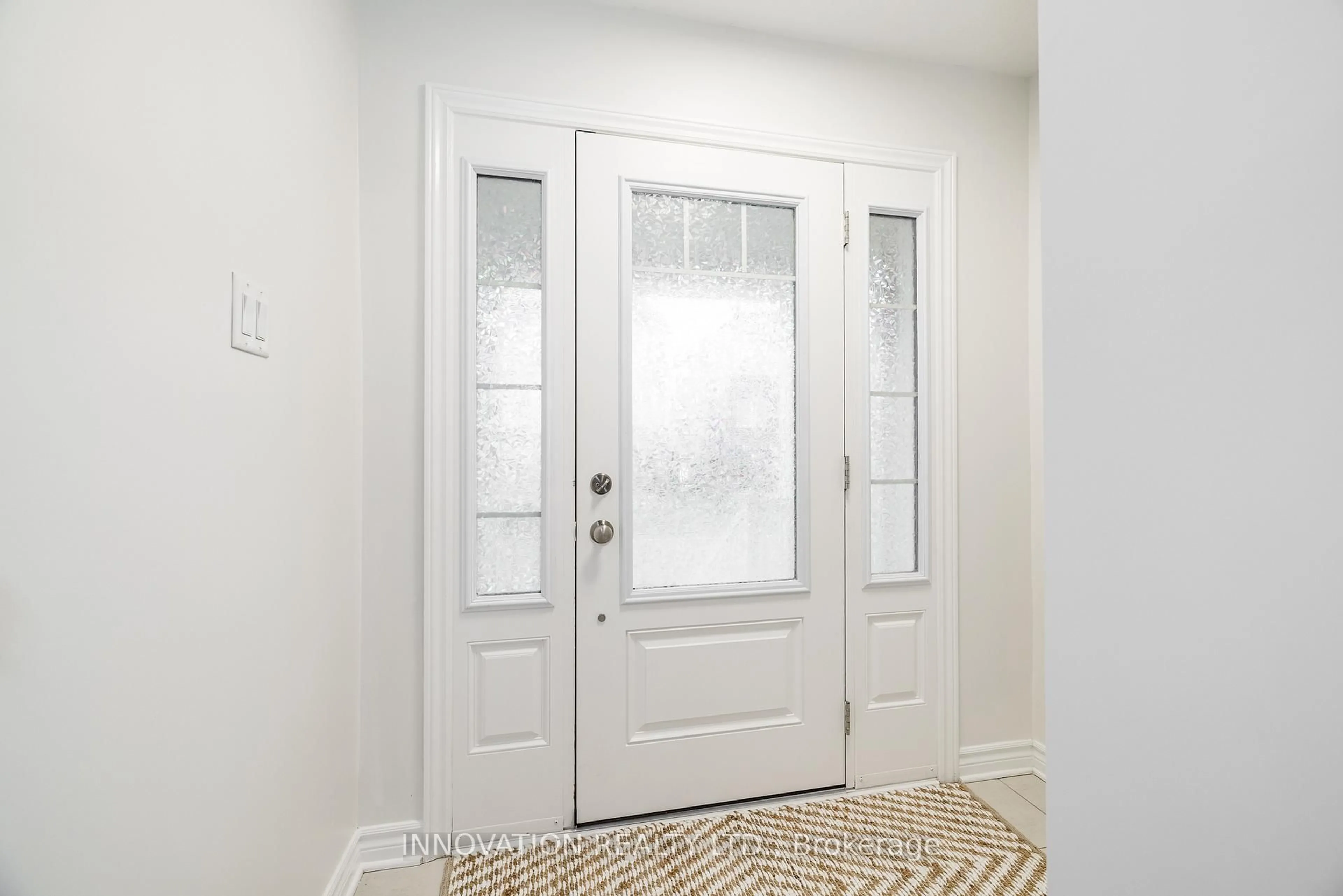Indoor entryway for 112 Gelderland Private, Ottawa Ontario K2V 0H8