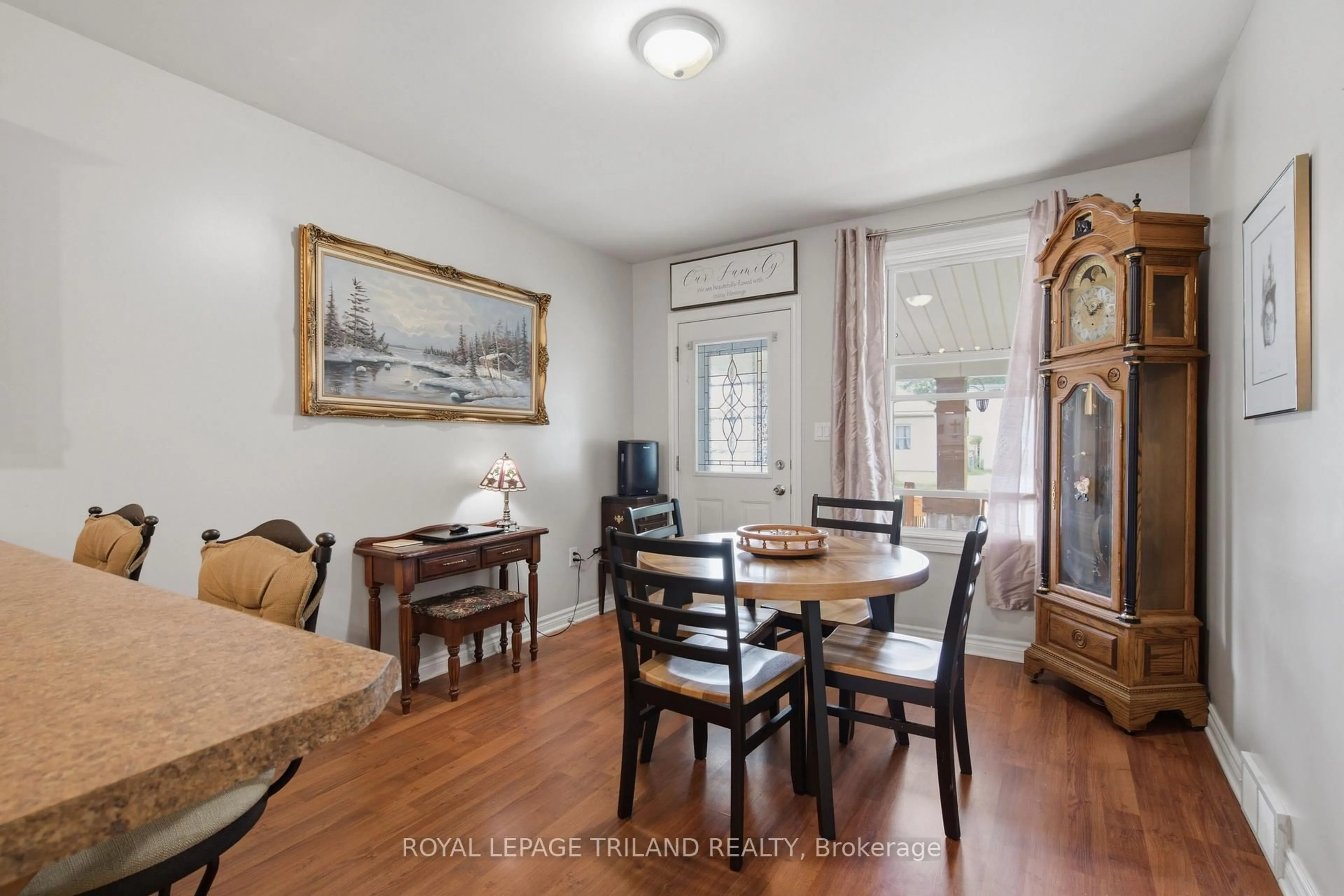 Dining room, unknown for 132 Oak St, London East Ontario N5Z 2H6