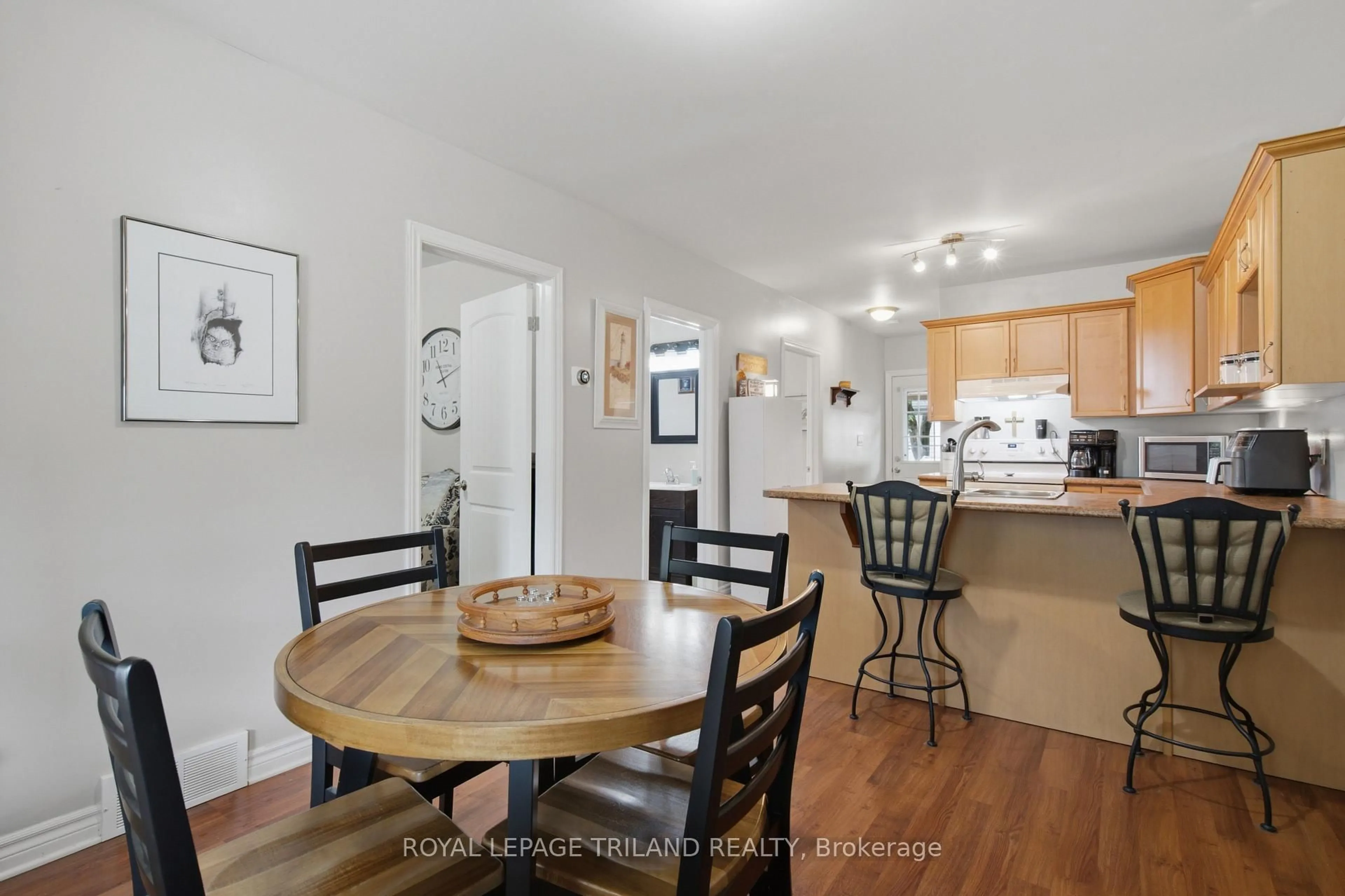 Open concept kitchen, wood/laminate floor for 132 Oak St, London East Ontario N5Z 2H6