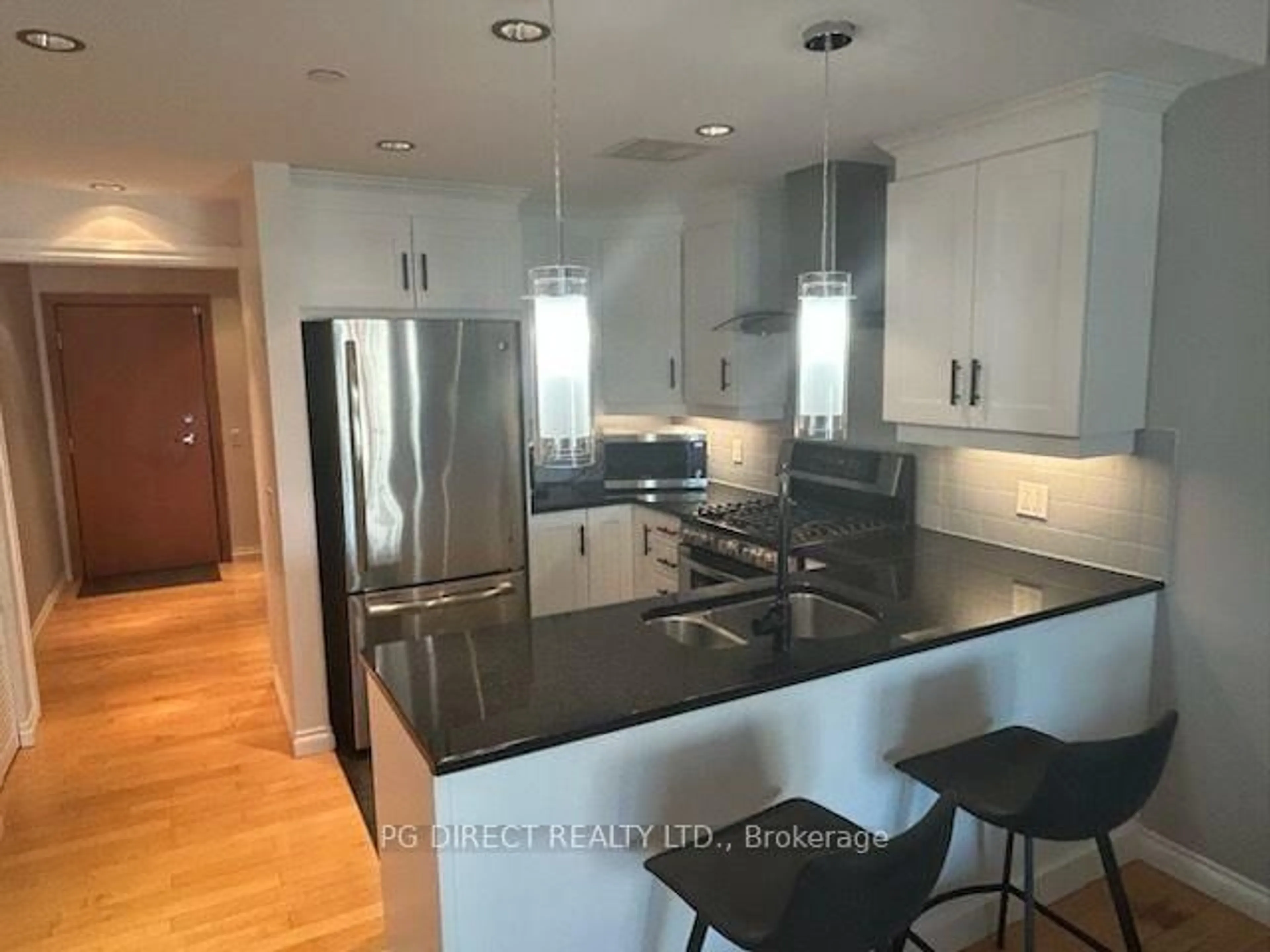 Contemporary kitchen, unknown for 90 George St #1405, Ottawa Ontario K1N 0A8