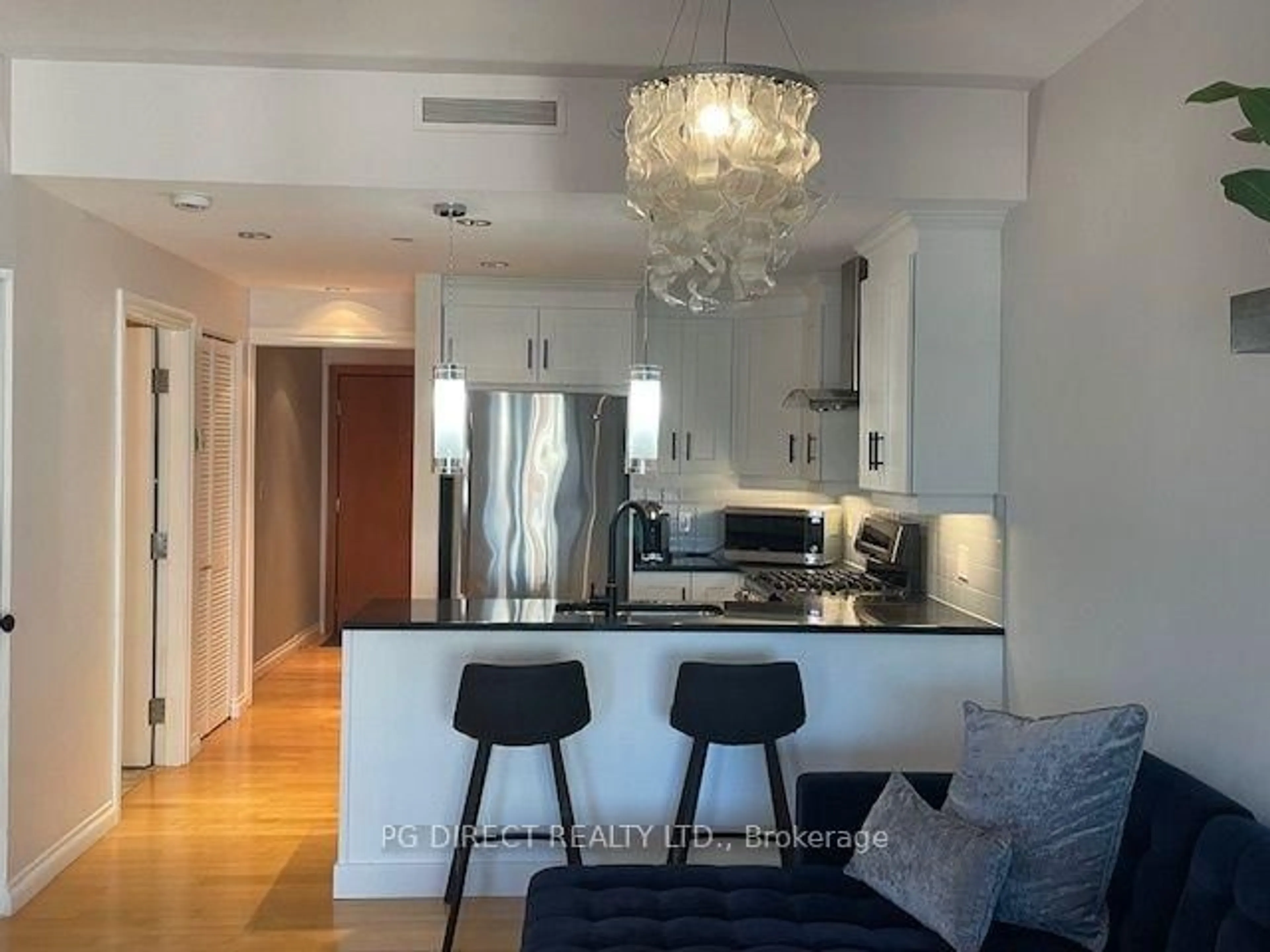 Open concept kitchen, unknown for 90 George St #1405, Ottawa Ontario K1N 0A8