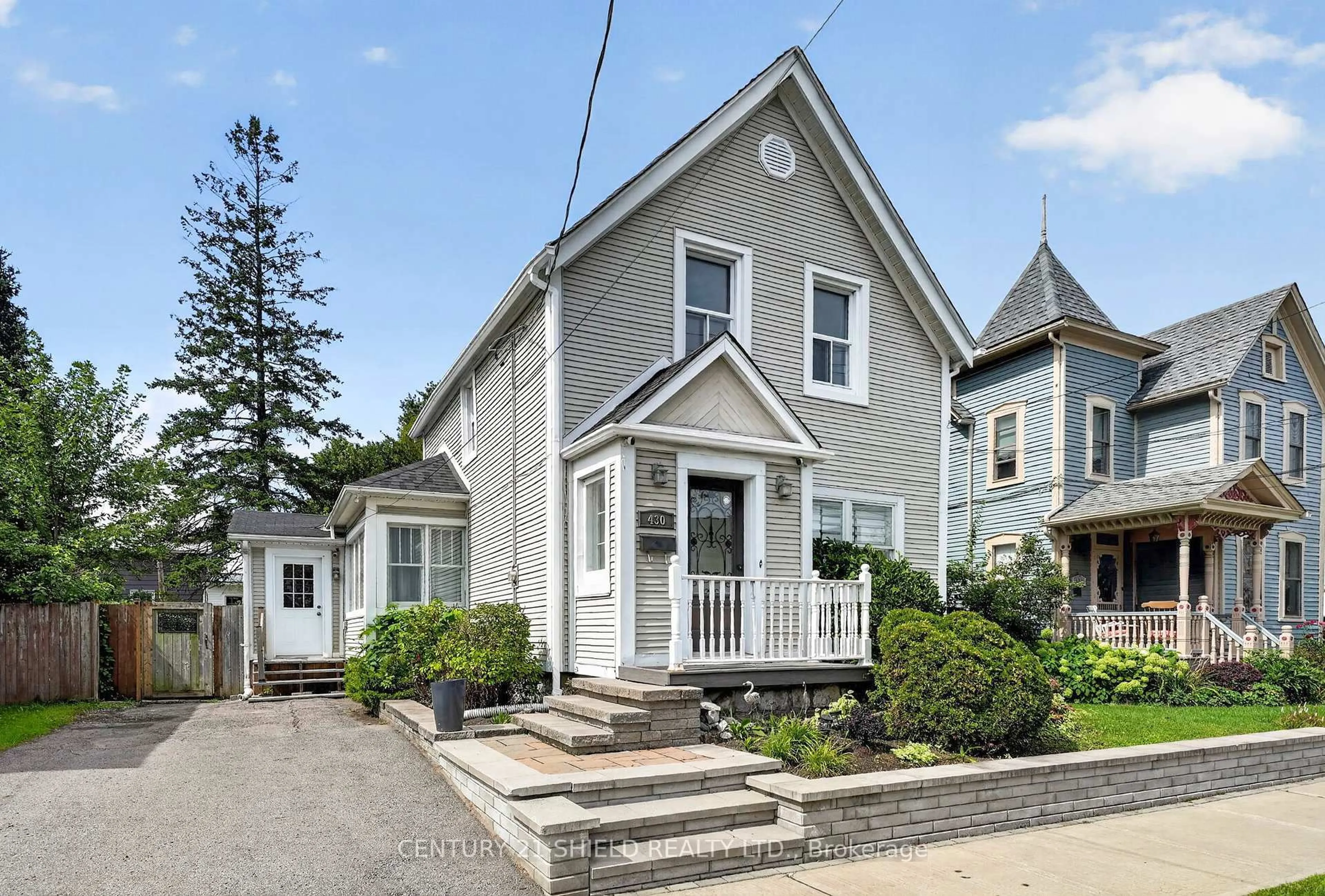 Home with vinyl exterior material, street for 430 Sydney St, Cornwall Ontario K6H 3H8