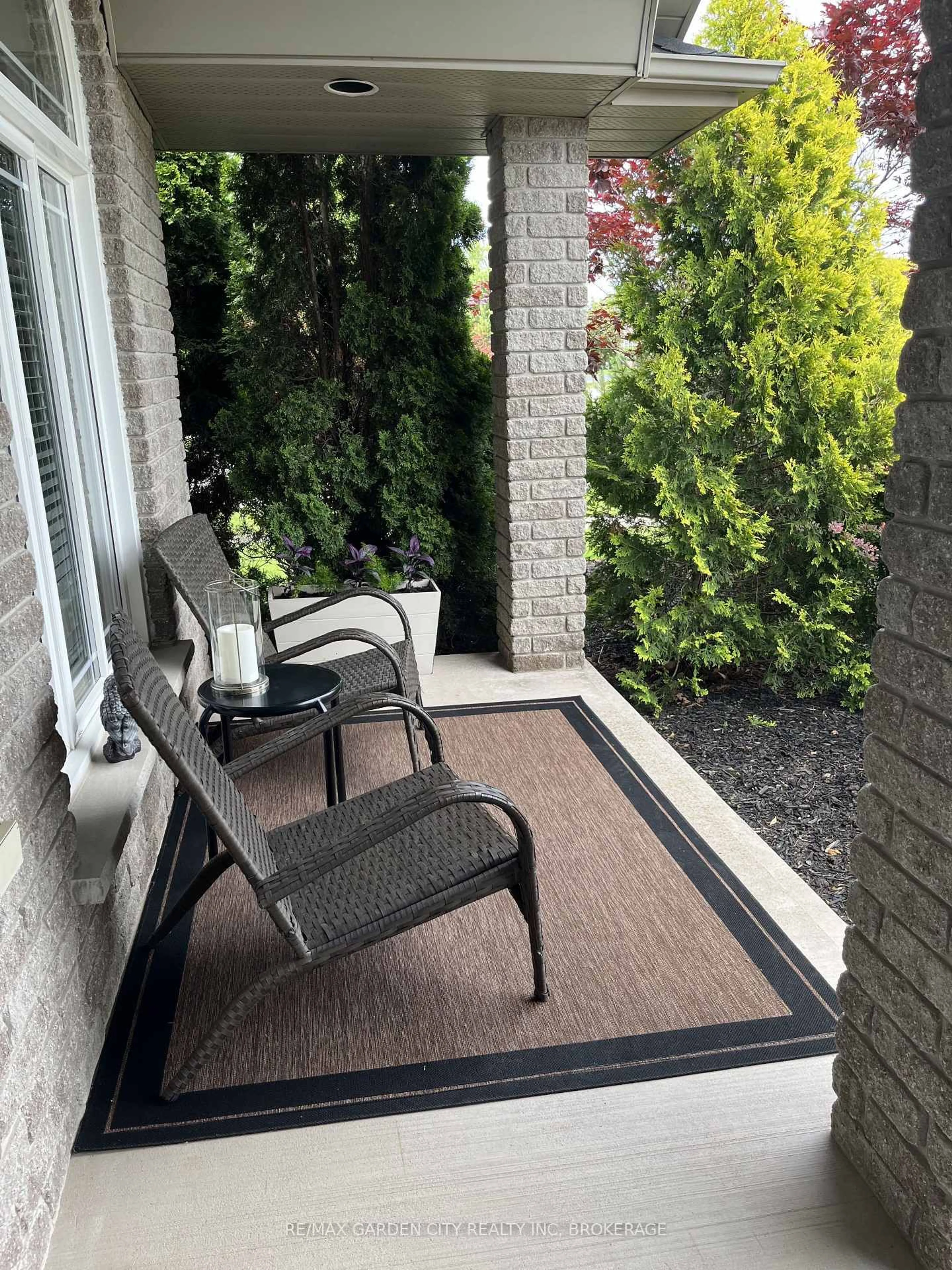 Patio, street for 7059 Parkside Rd, Niagara Falls Ontario L2H 3L6