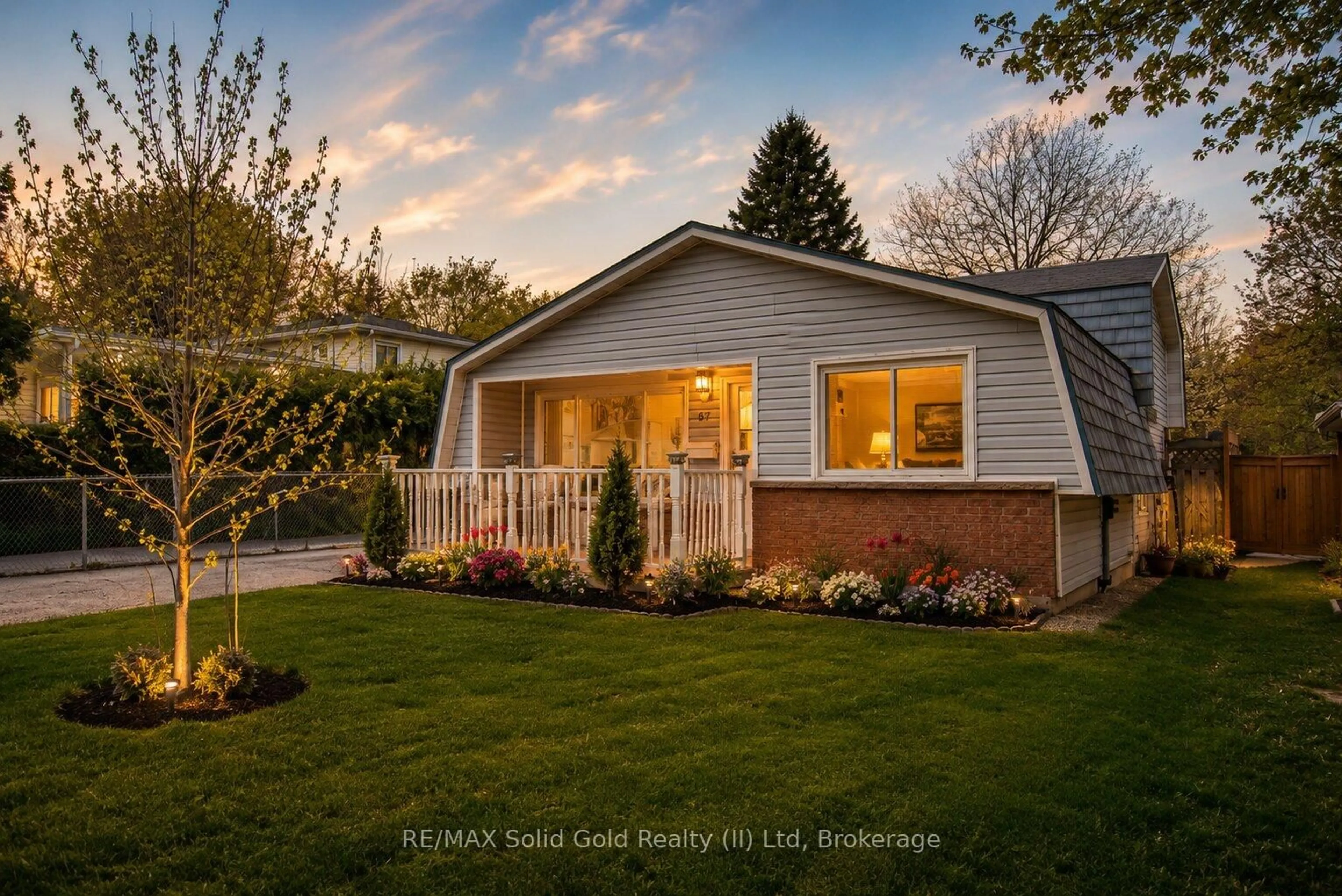 Home with vinyl exterior material, street for 87 Christopher Dr, Waterloo Ontario N2J 4J6