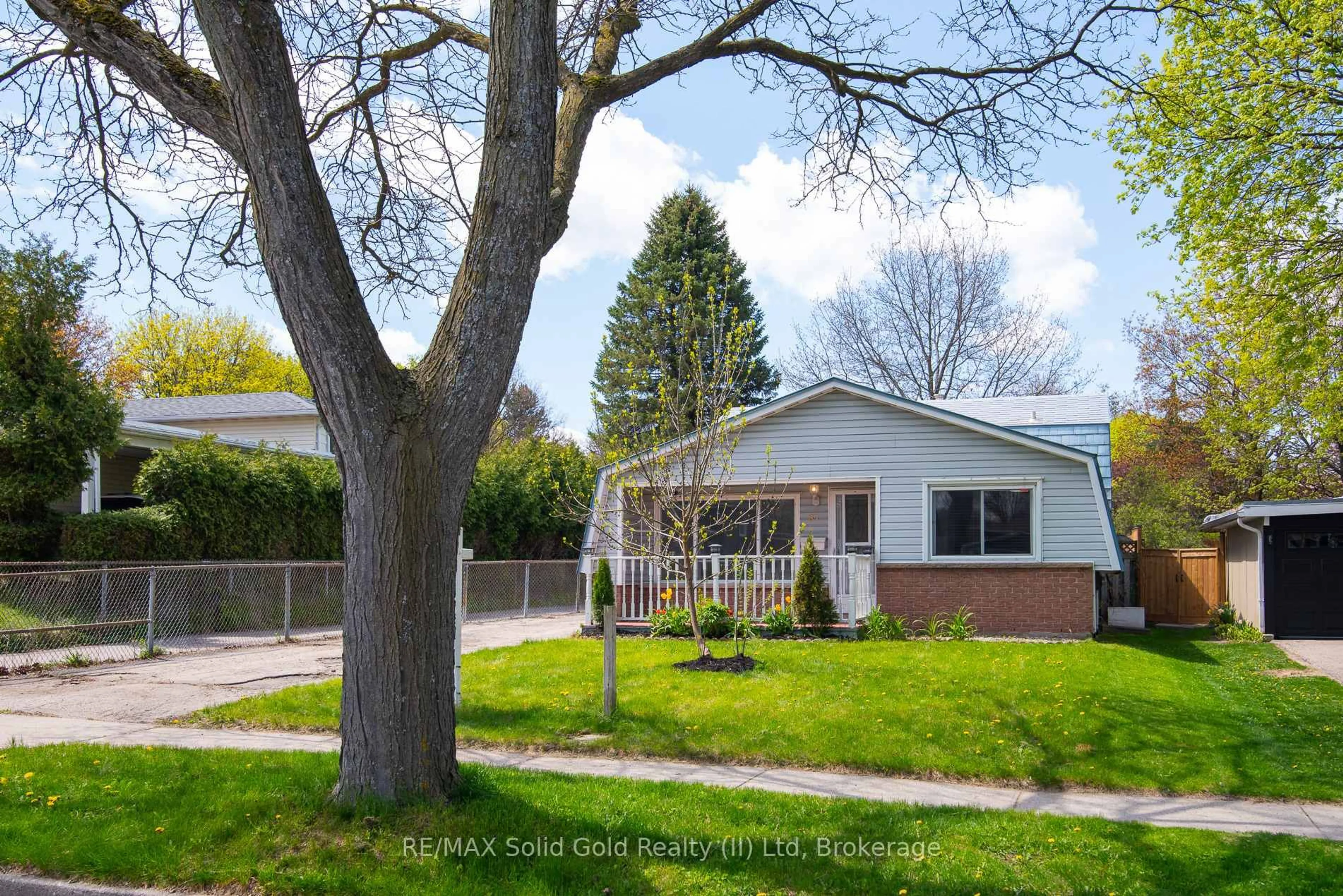 Home with vinyl exterior material, street for 87 Christopher Dr, Waterloo Ontario N2J 4J6