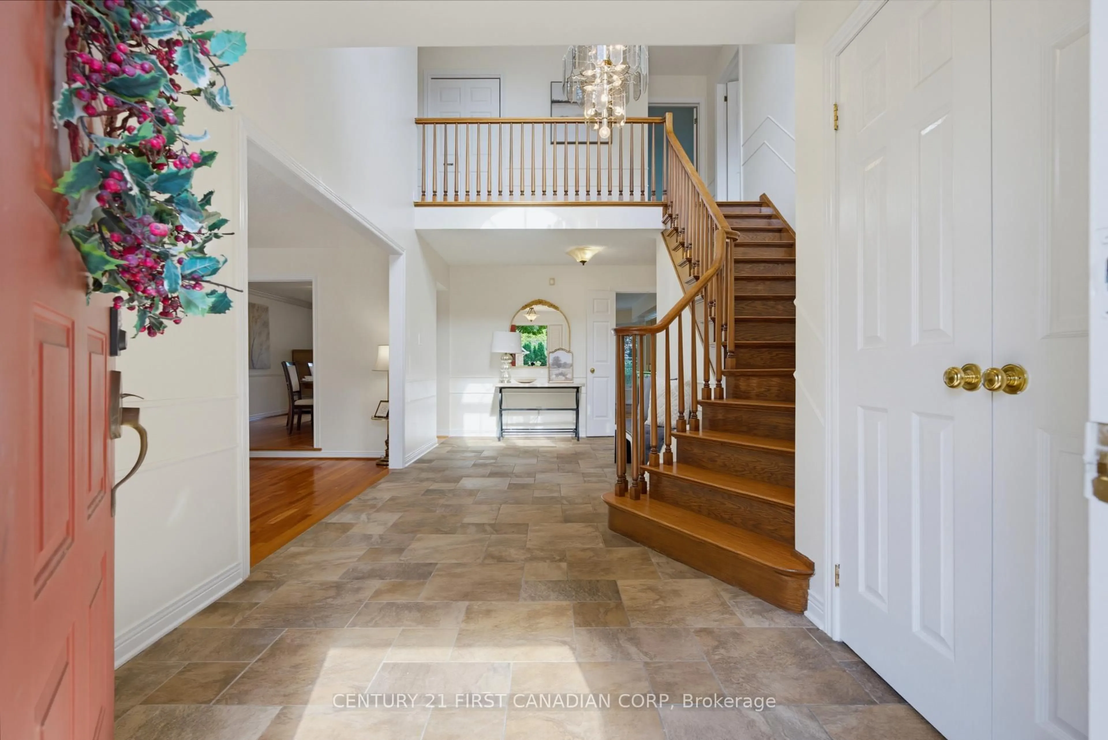 Indoor entryway for 23 SHETLAND Cres, London North Ontario N5X 3P6
