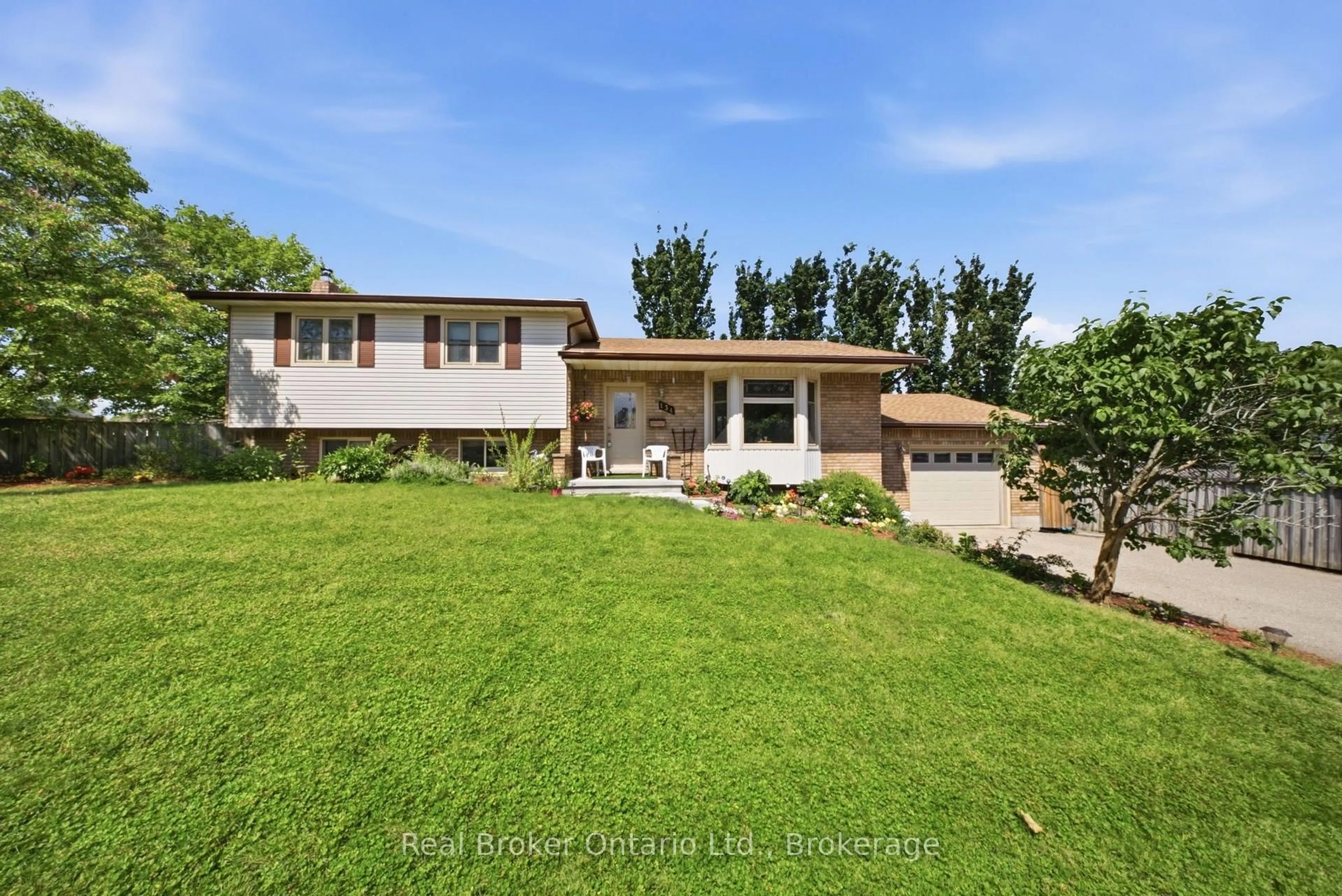 A pic from outside/outdoor area/front of a property/back of a property/a pic from drone, water/lake/river/ocean view for 134 Frederick St, Guelph/Eramosa Ontario N0B 2K0