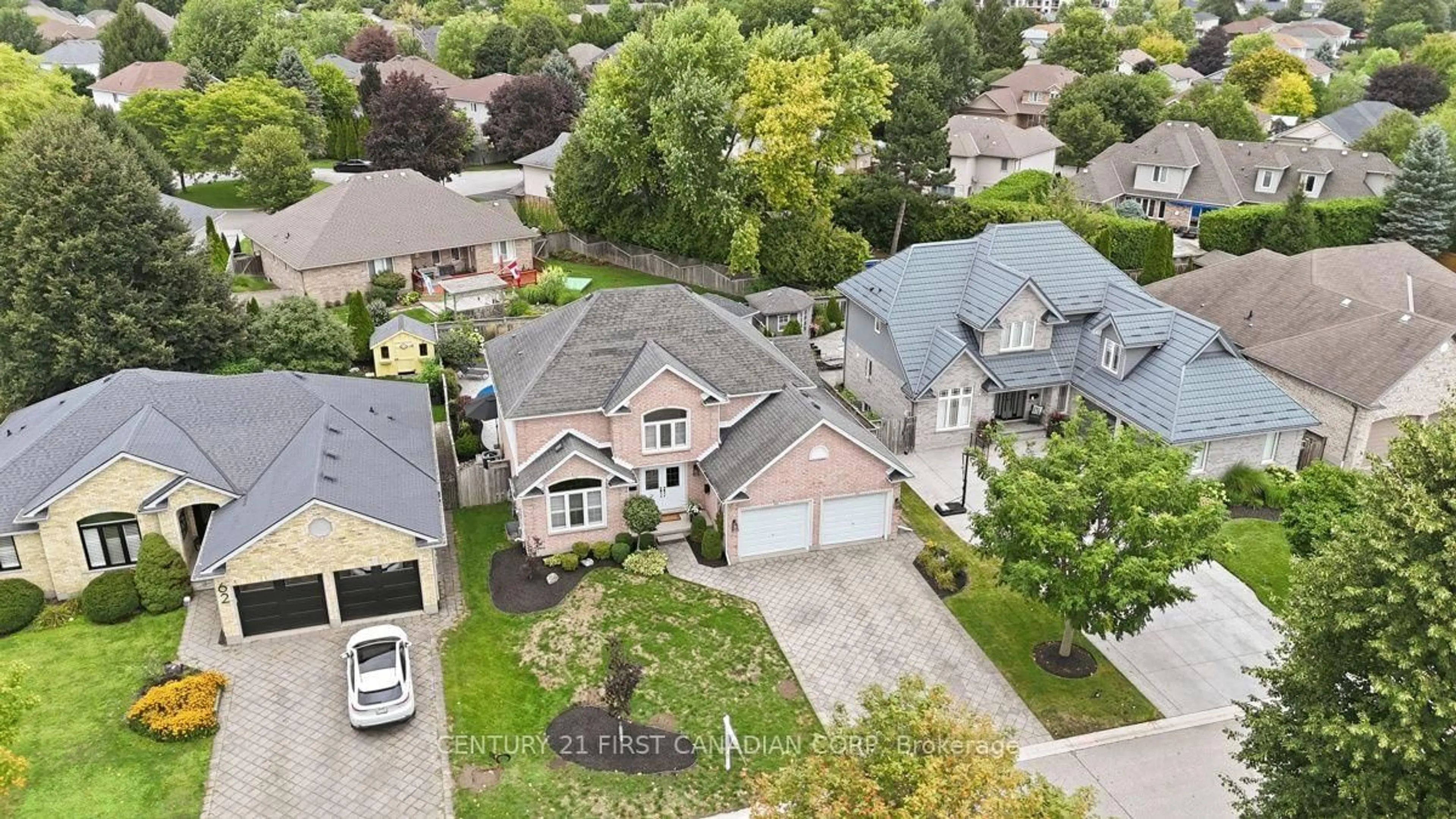 A pic from outside/outdoor area/front of a property/back of a property/a pic from drone, street for 66 Cobblestone St, London East Ontario N5Y 5M5