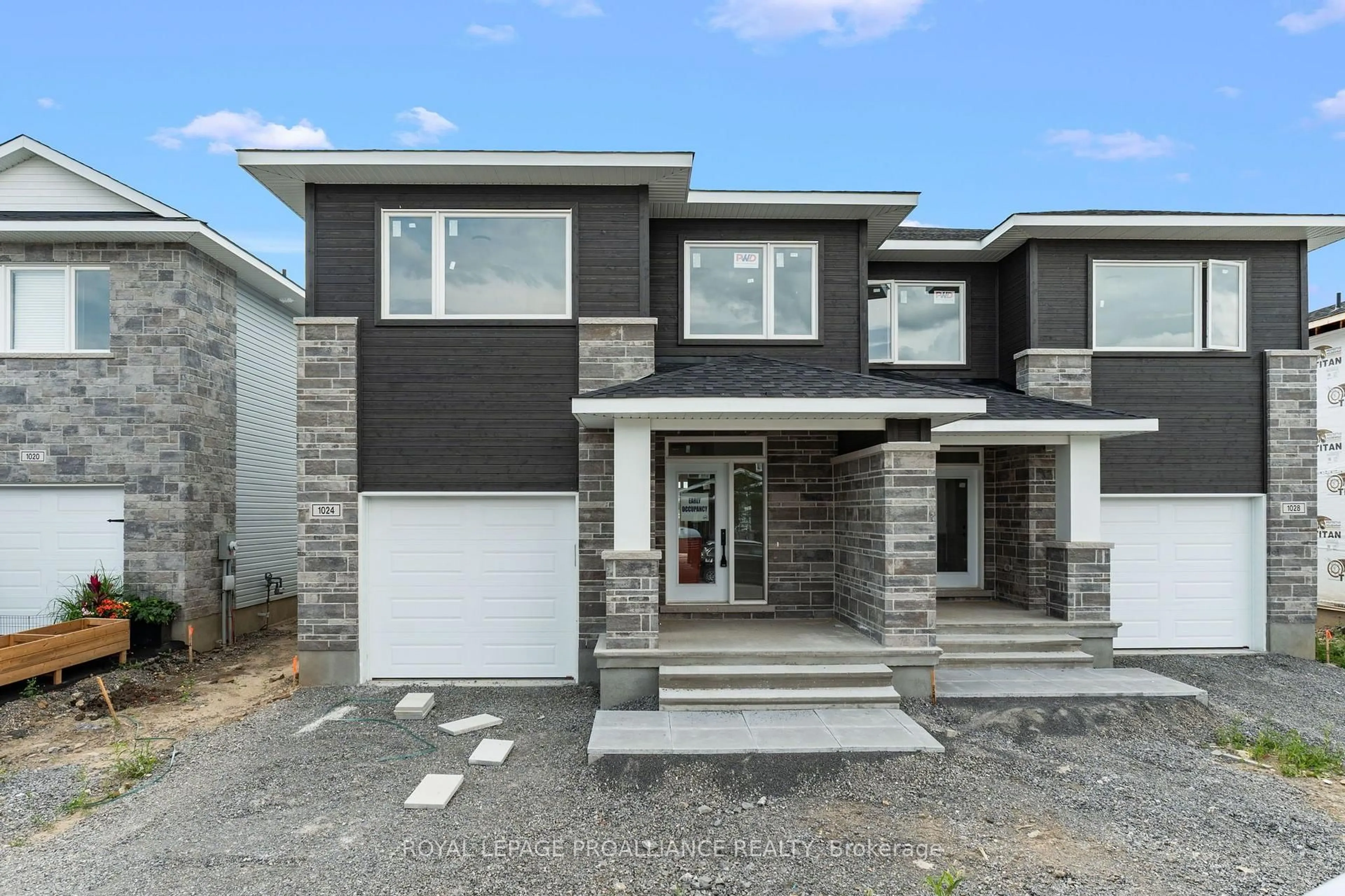 Home with brick exterior material, street for 1024 Moore St, Brockville Ontario K6V 0H2