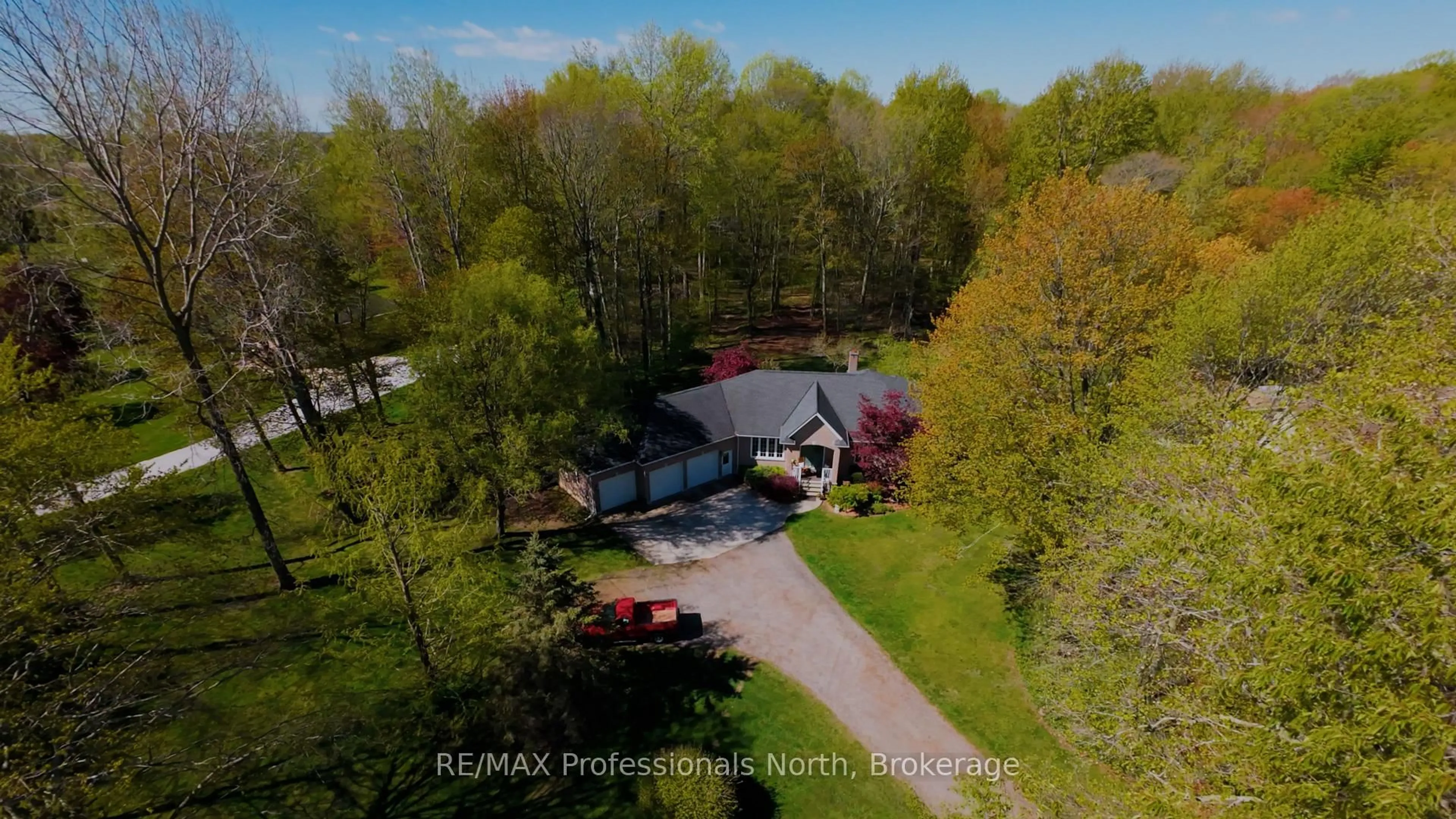 A pic from outside/outdoor area/front of a property/back of a property/a pic from drone, unknown for 9883 Graham Rd, West Elgin Ontario N0L 2P0