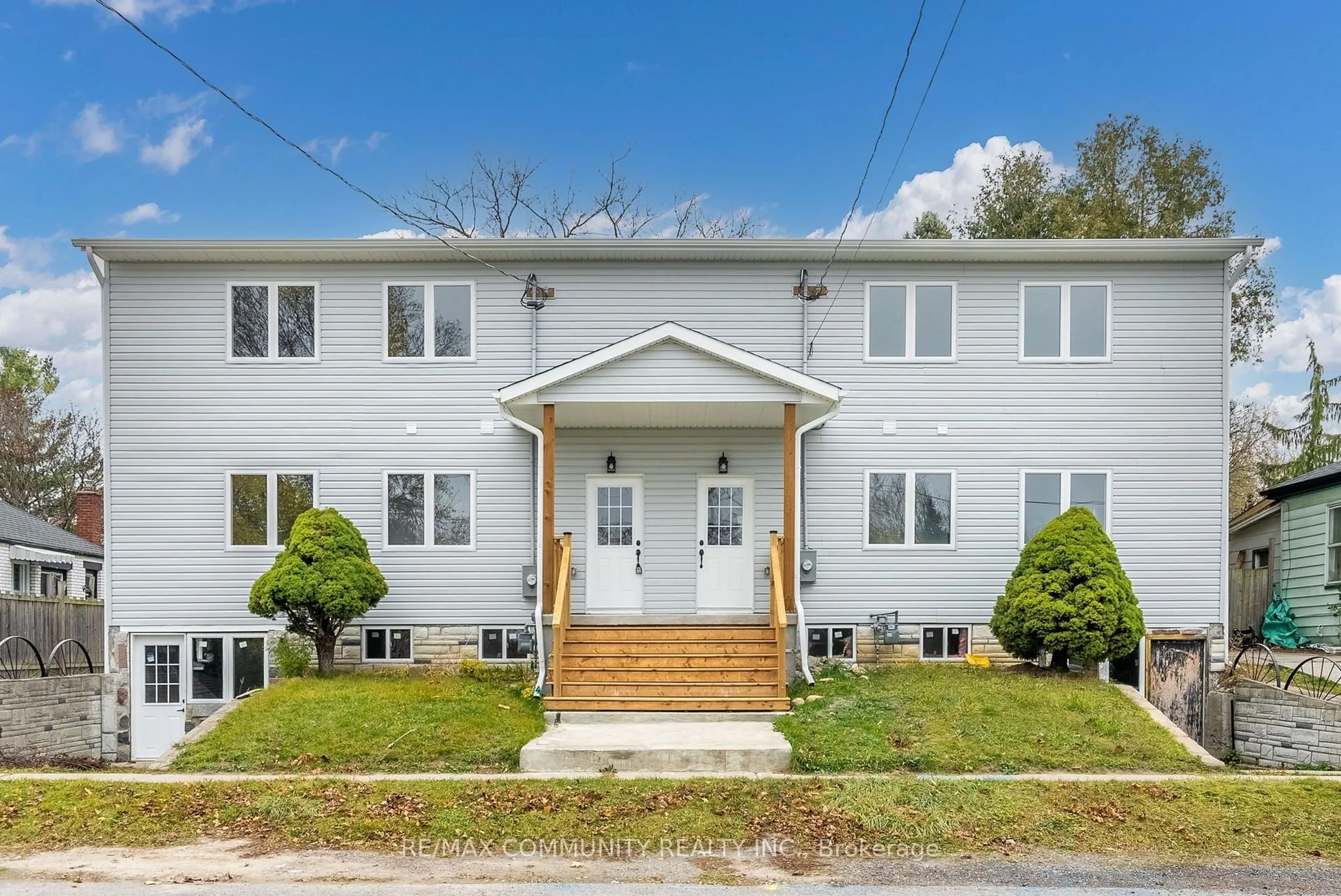 Home with vinyl exterior material, street for 172 Bruton St, Port Hope Ontario L1A 1V7