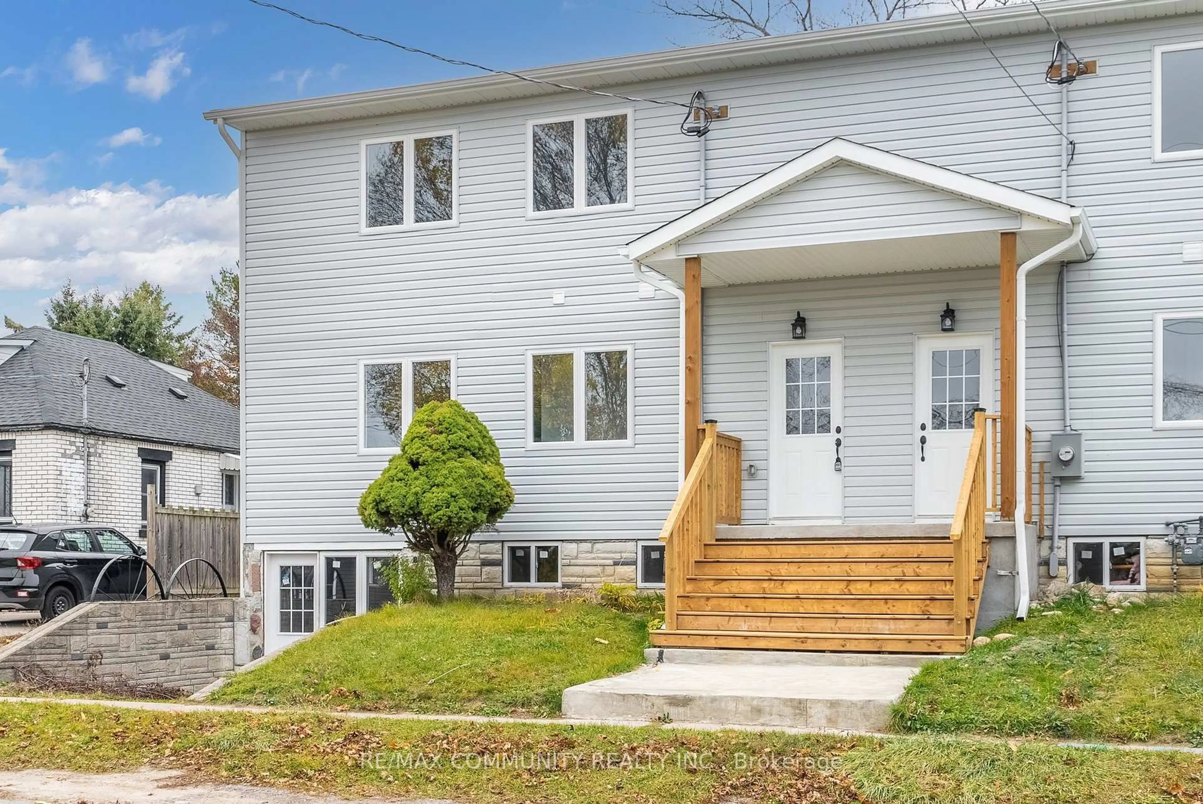 Home with vinyl exterior material, street for 172 Bruton St, Port Hope Ontario L1A 1V7