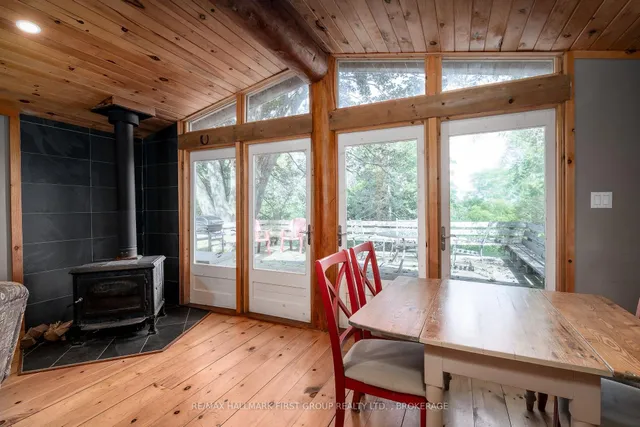 19 Pc Lane, Prince Edward County 2