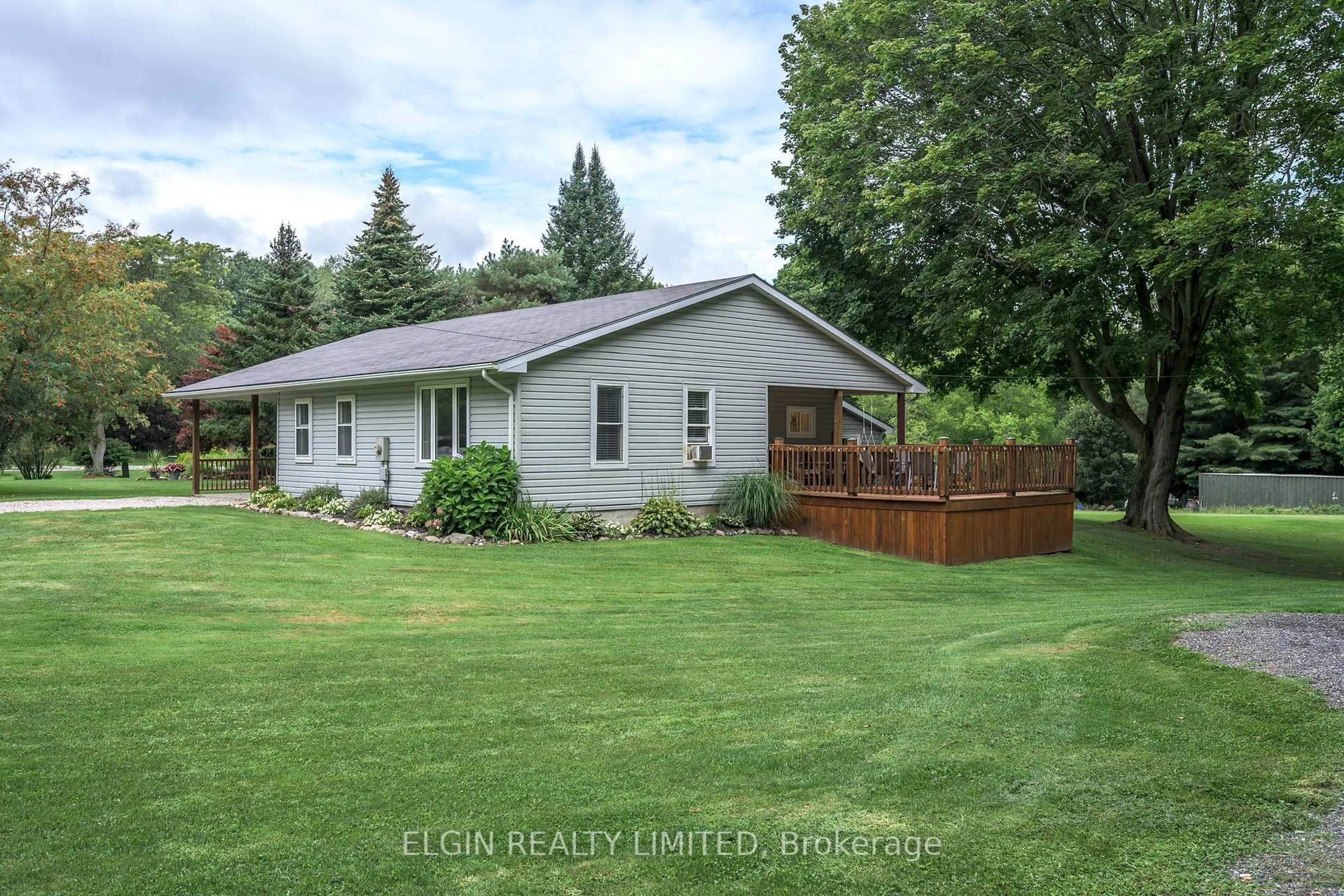 A pic from outside/outdoor area/front of a property/back of a property/a pic from drone, unknown for 37388 LAKE Line, Southwold Ontario N5L 1J1