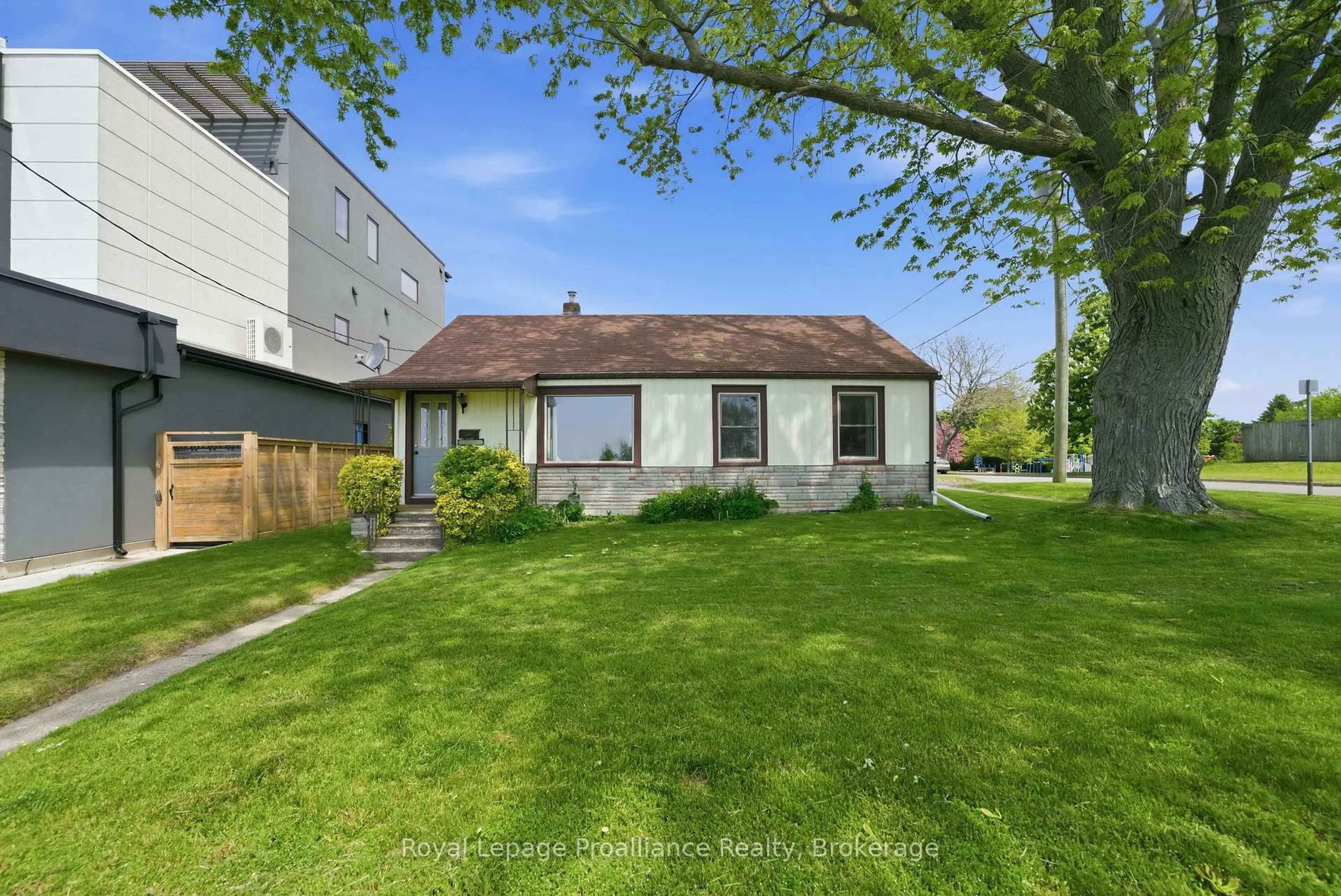 A pic from outside/outdoor area/front of a property/back of a property/a pic from drone, street for 478 Monk St, Cobourg Ontario K9A 2T1