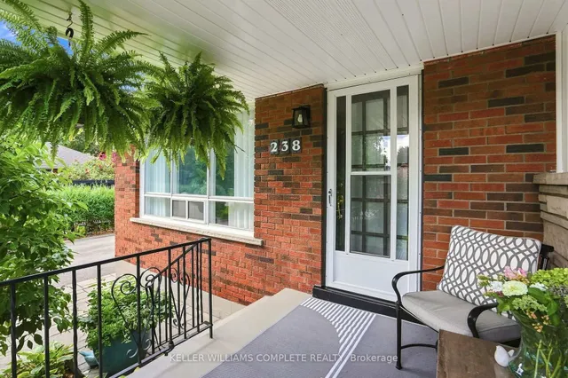 238 Seminole Rd, Hamilton 2