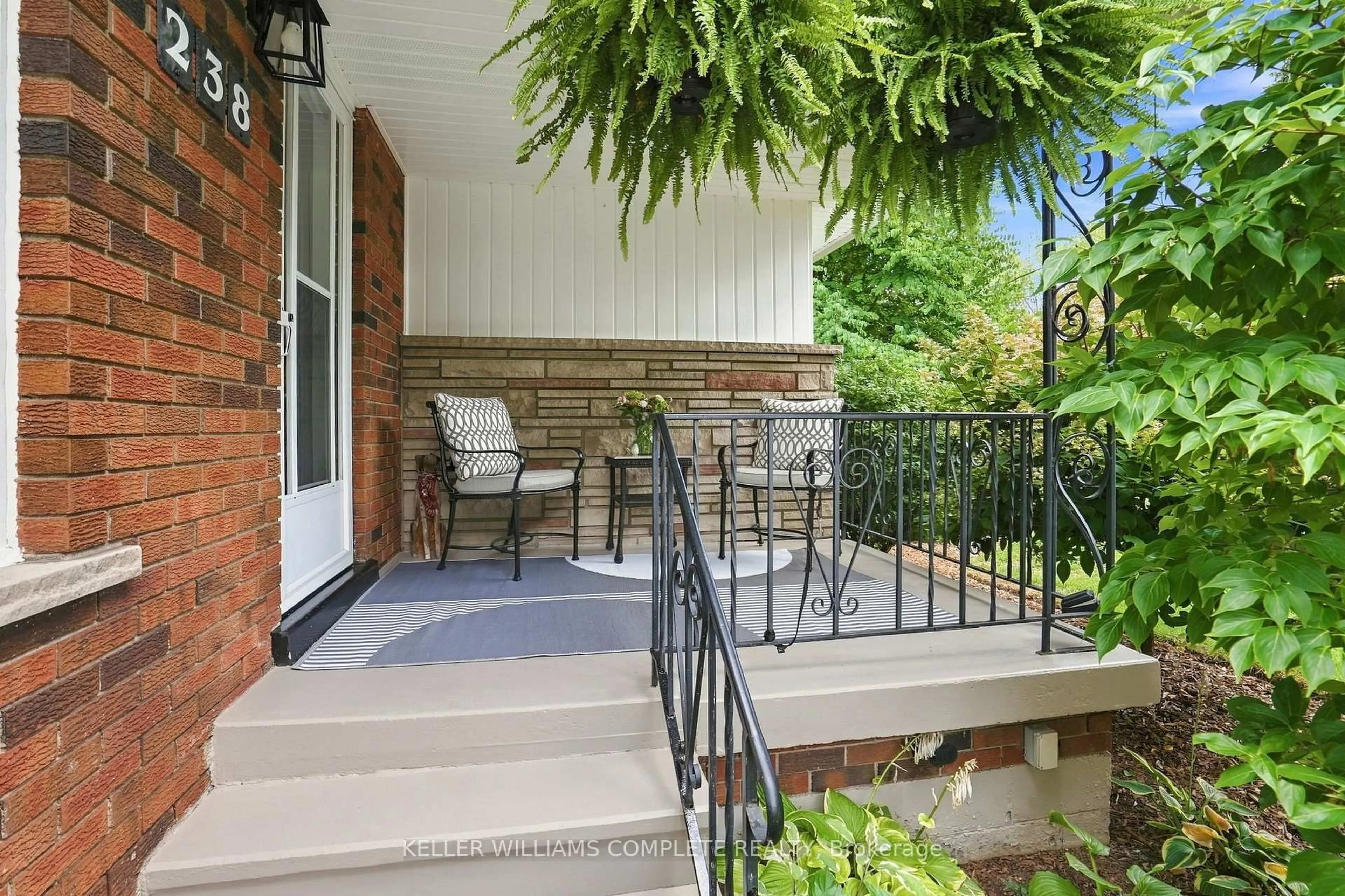 Patio, street for 238 Seminole Rd, Hamilton Ontario L9G 1Y9