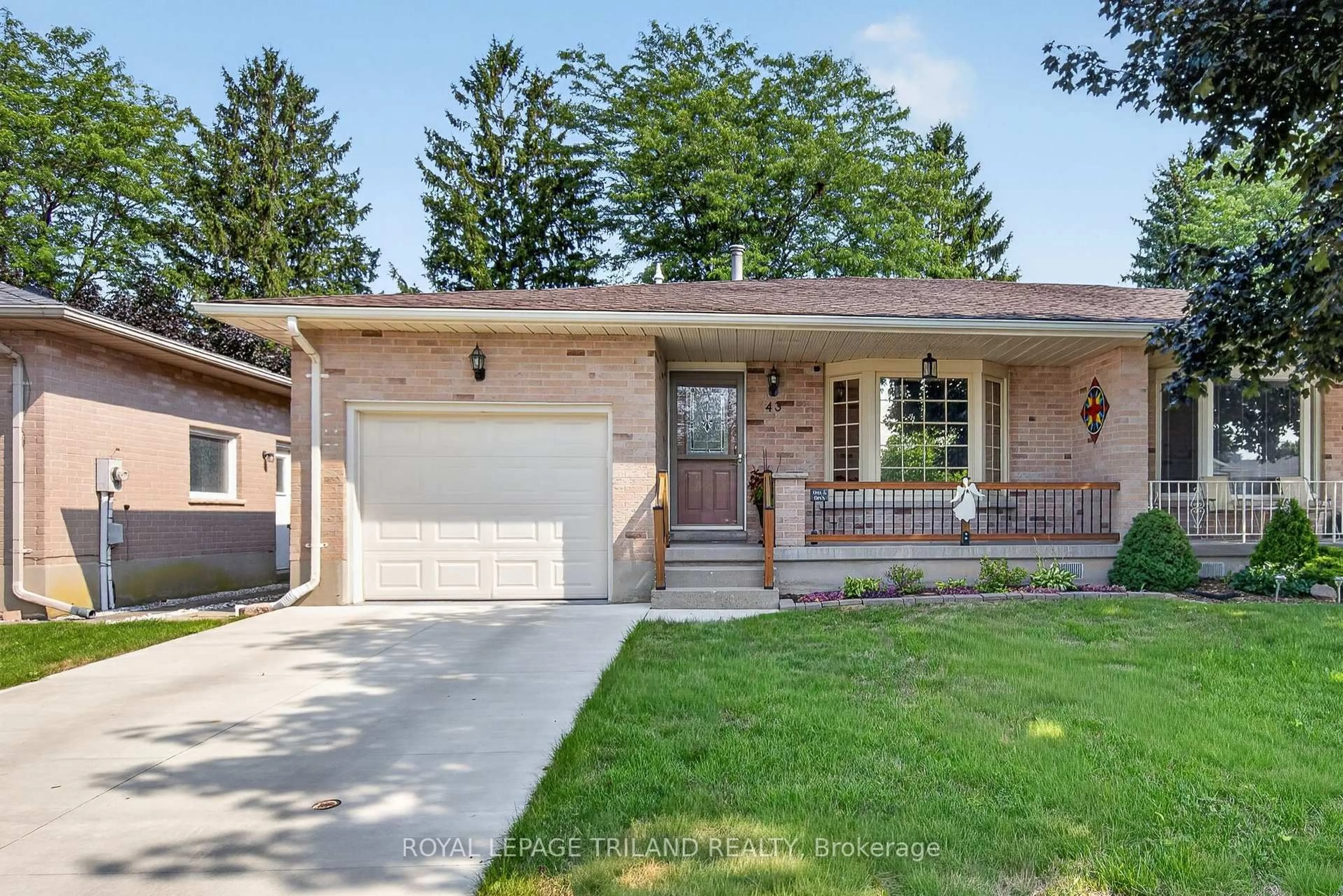 Home with brick exterior material, street for 43 Bonnie Pl, St. Thomas Ontario N5R 5W5