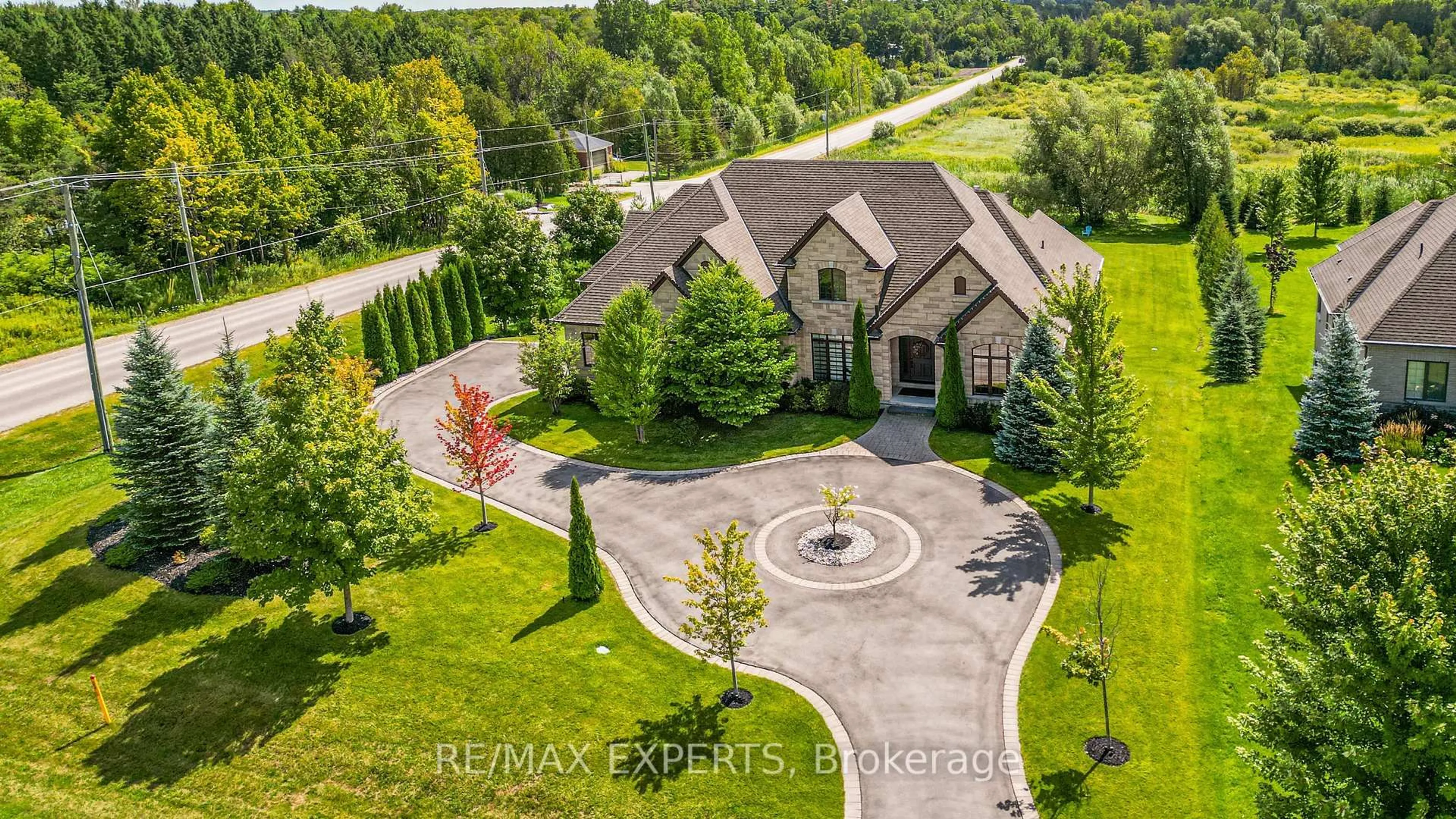 A pic from outside/outdoor area/front of a property/back of a property/a pic from drone, water/lake/river/ocean view for 10 Old Ruby Lane, Puslinch Ontario N0B 2J0