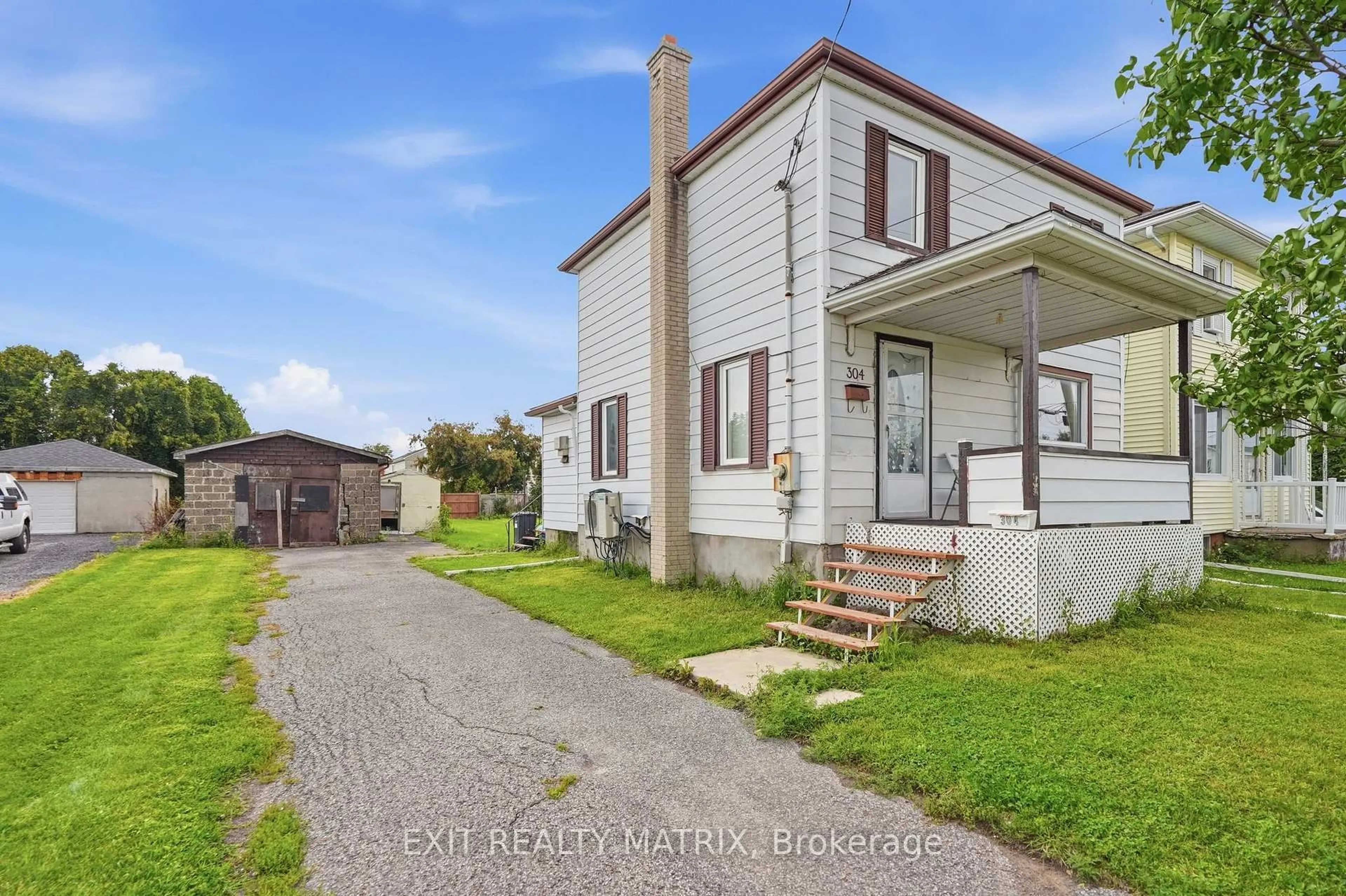 A pic from outside/outdoor area/front of a property/back of a property/a pic from drone, street for 304 Abbott St, Hawkesbury Ontario K6A 2C9