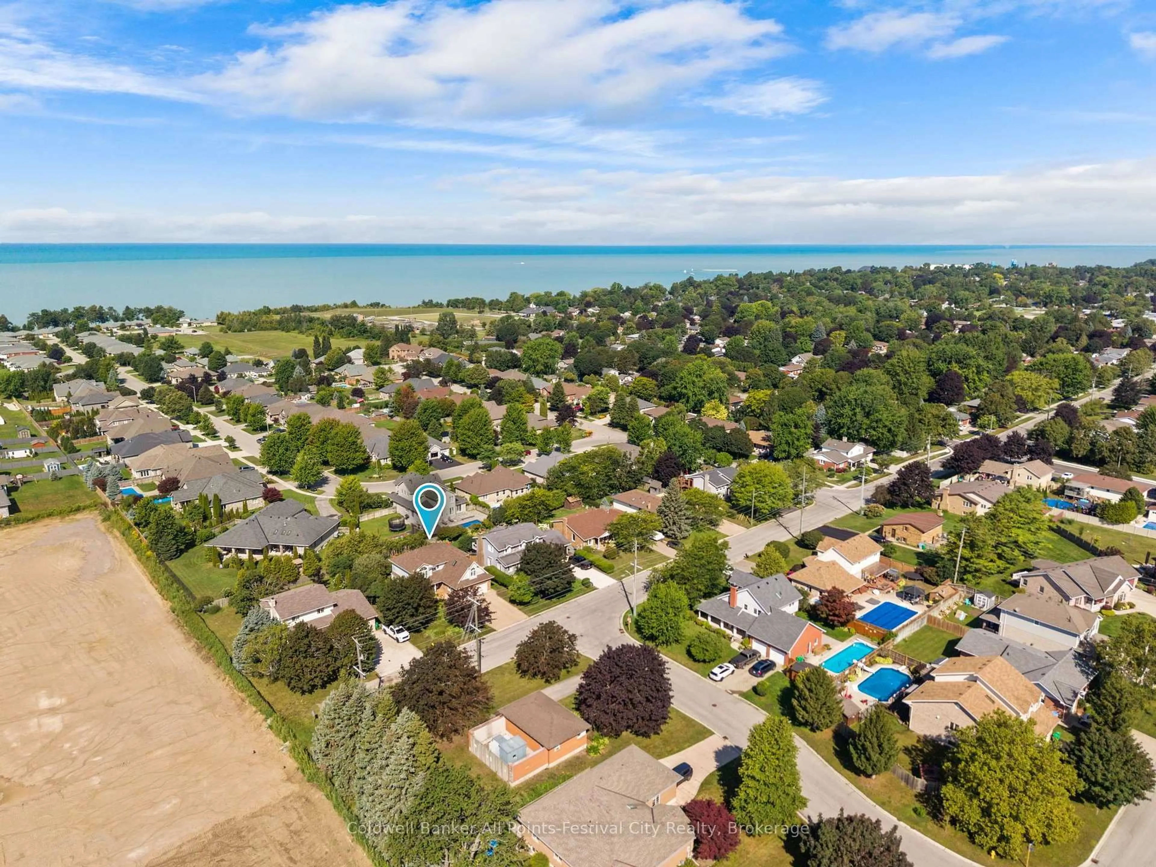 A pic from outside/outdoor area/front of a property/back of a property/a pic from drone, water/lake/river/ocean view for 390 Eldon St, Goderich Ontario N7A 4K8